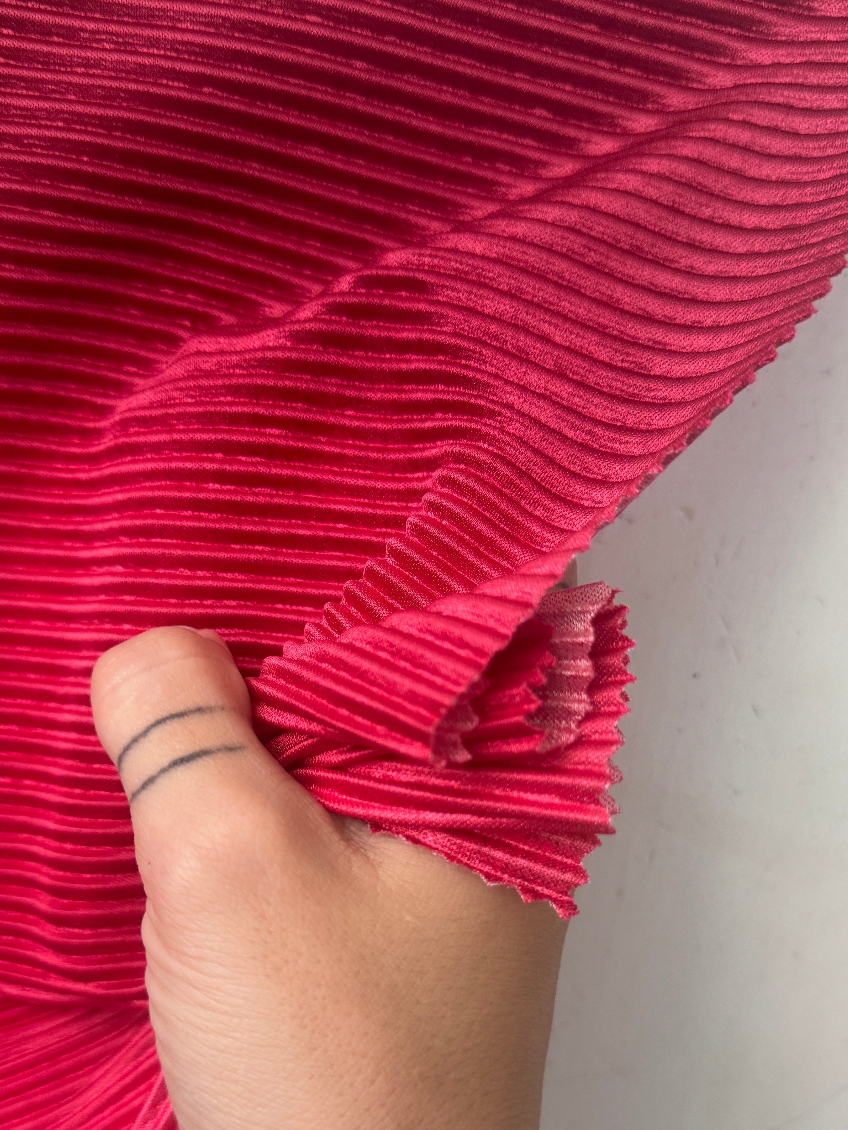 Red Ombre Pleated Knit, red pleated knit, red pleated fabric, pleated spandex, spandex fabric, kiki textiles, sewing, red textured knit