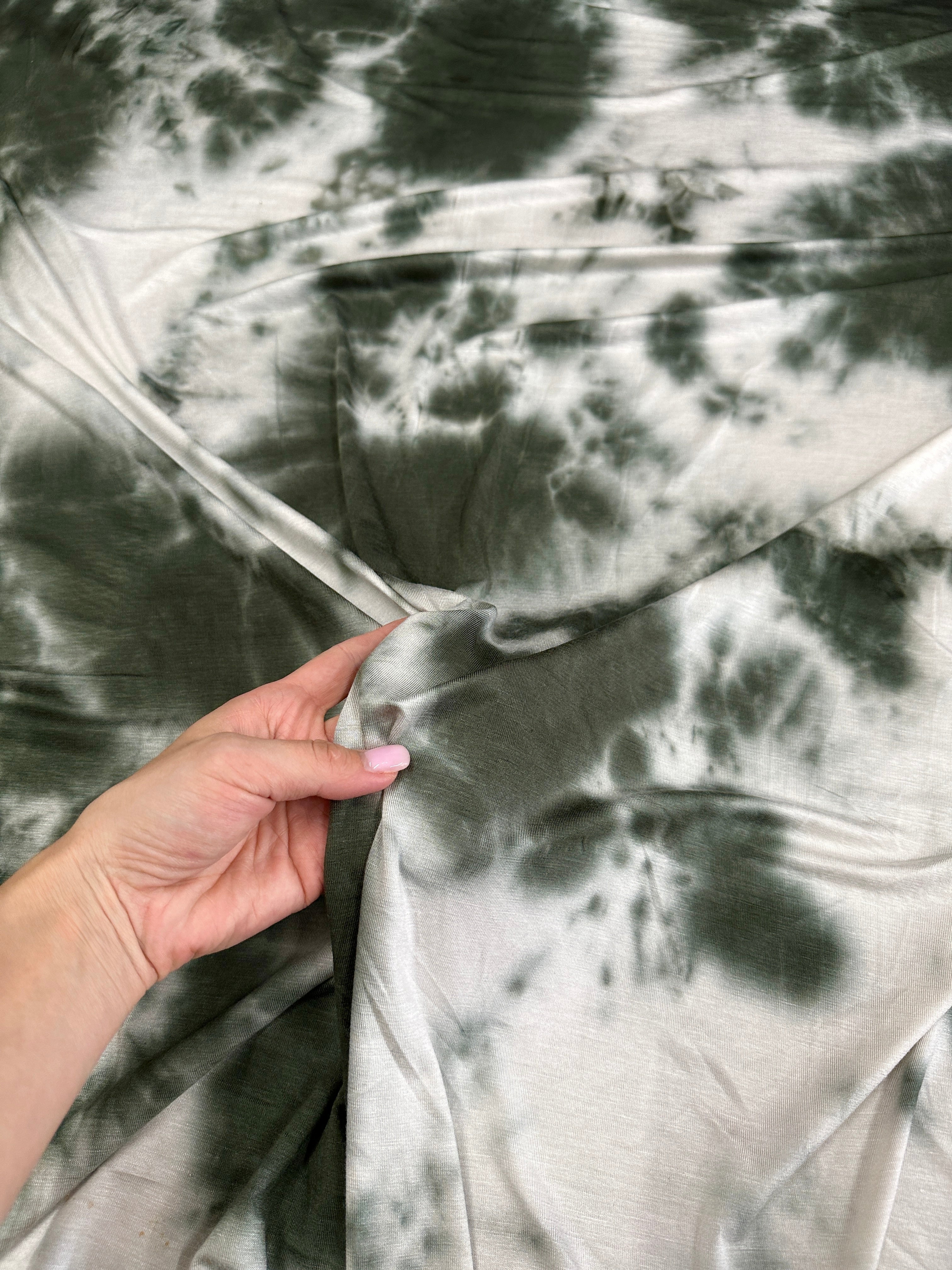 Hunter Green and White Tie Dye Jersey Knit, tie dye jersey knit for woman, tie dye jersey knit for party wear, tie dye jersey knit for gown, tie dye jersey knit for bride, tie dye jersey knit on discount, tie dye jersey knit on sale, premium tie dye jersey knit