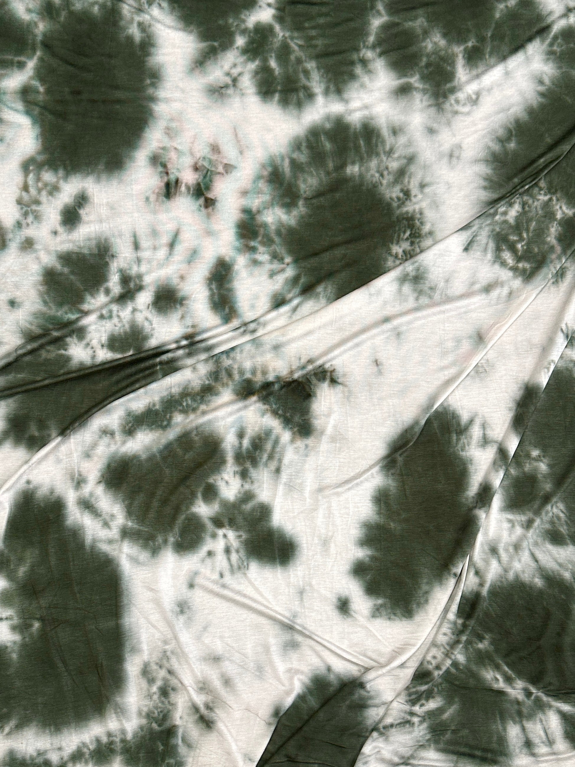 Hunter Green and White Tie Dye Jersey Knit, tie dye jersey knit for woman, tie dye jersey knit for party wear, tie dye jersey knit for gown, tie dye jersey knit for bride, tie dye jersey knit on discount, tie dye jersey knit on sale, premium tie dye jersey knit