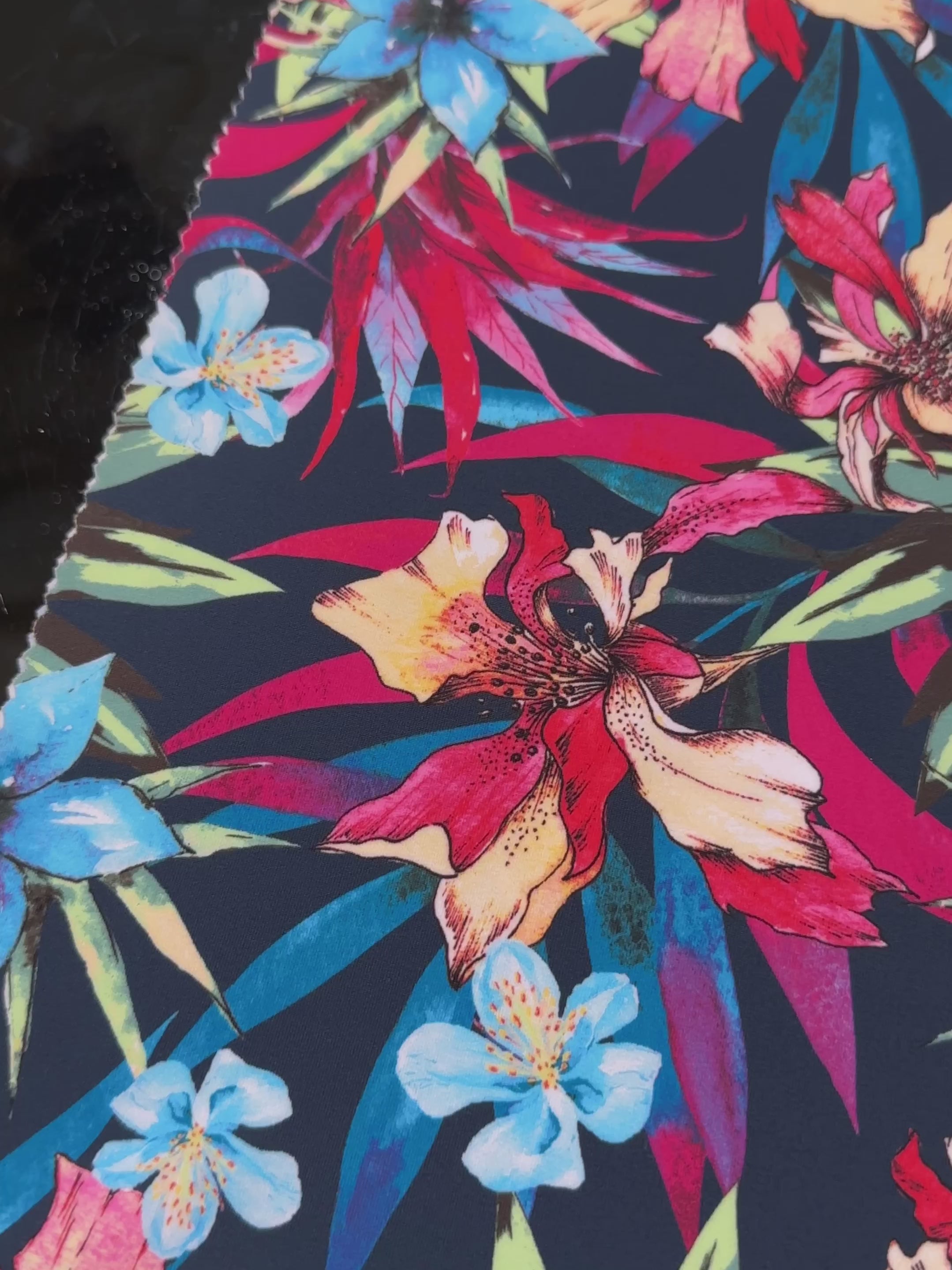 Floral Print Nylon Spandex, printed spandex fabric, spandex for legging, fabric for dancewear, kikitextiles, printed fabric, spandex store usa, spandex for woman, spandex on sale, spandex on discount, premium spandex