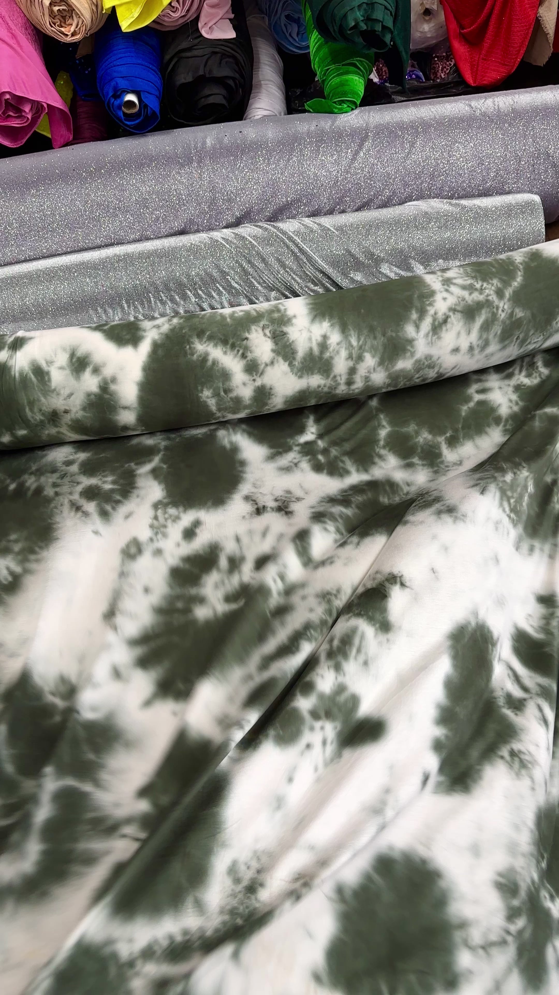 Hunter Green and White Tie Dye Jersey Knit, tie dye jersey knit for woman, tie dye jersey knit for party wear, tie dye jersey knit for gown, tie dye jersey knit for bride, tie dye jersey knit on discount, tie dye jersey knit on sale, premium tie dye jersey knit