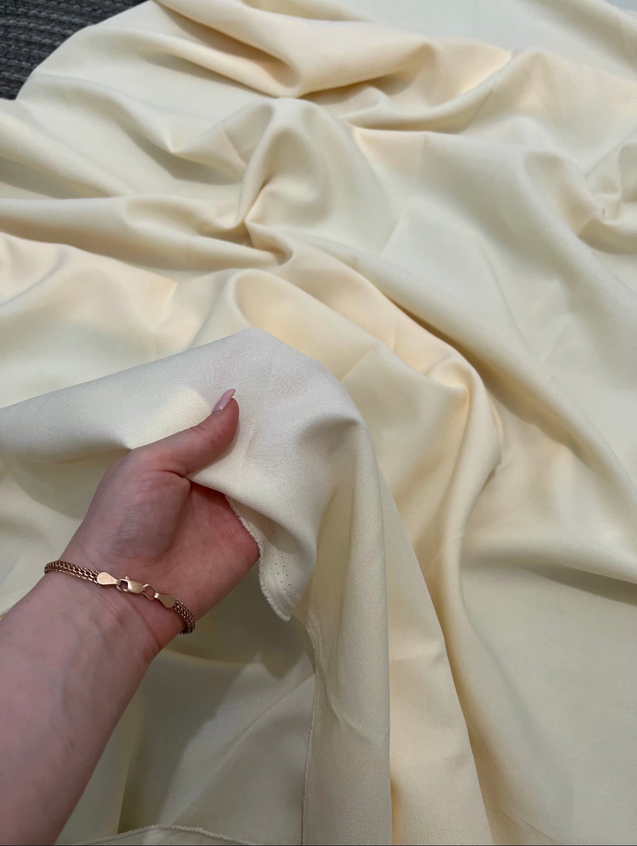 cream poplin, white poplin, beige poplin, light brown poplin, poplin fabric for woman, poplin fabric for bride, poplin fabric on sale, poplin fabric on discount, premium poplin fabric, cheap poplin fabric