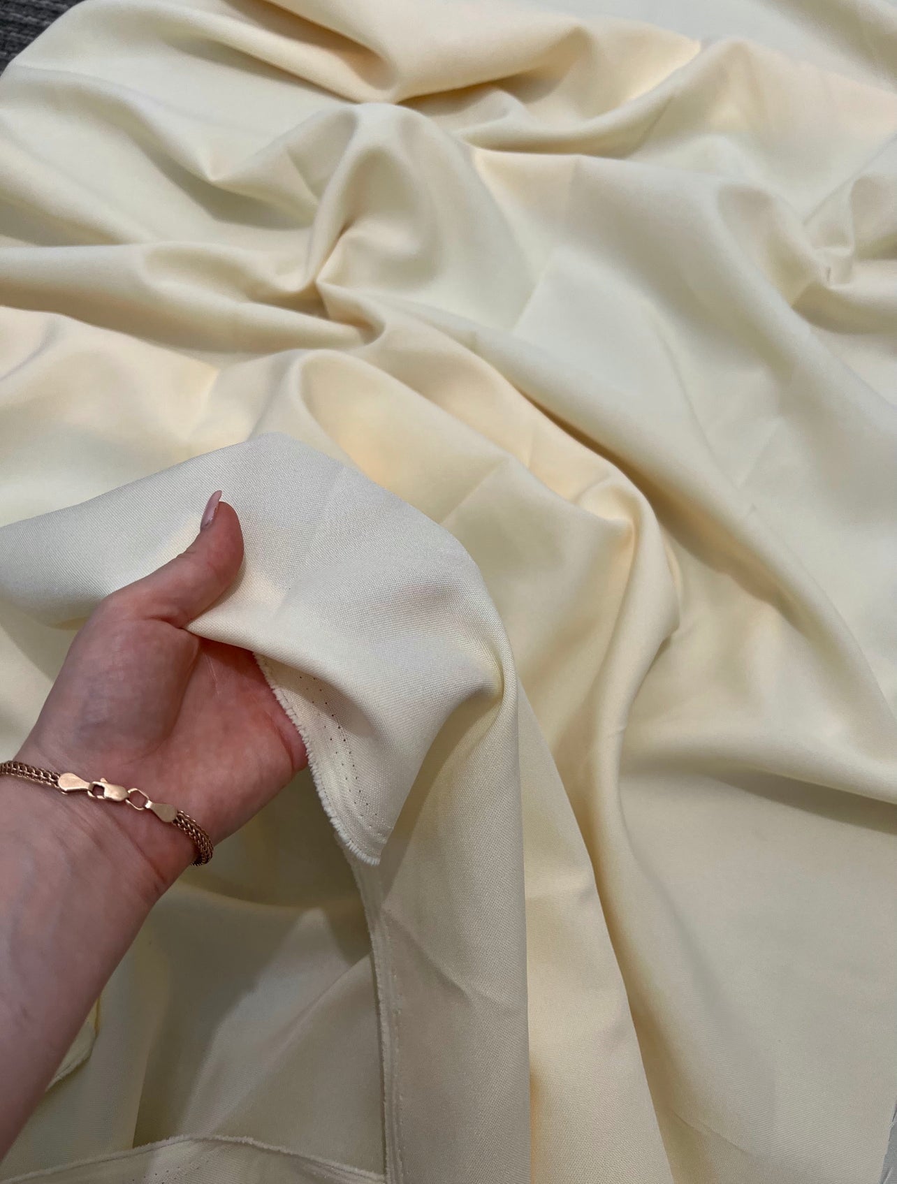 cream poplin, white poplin, beige poplin, light brown poplin, poplin fabric for woman, poplin fabric for bride, poplin fabric on sale, poplin fabric on discount, premium poplin fabric, cheap poplin fabric