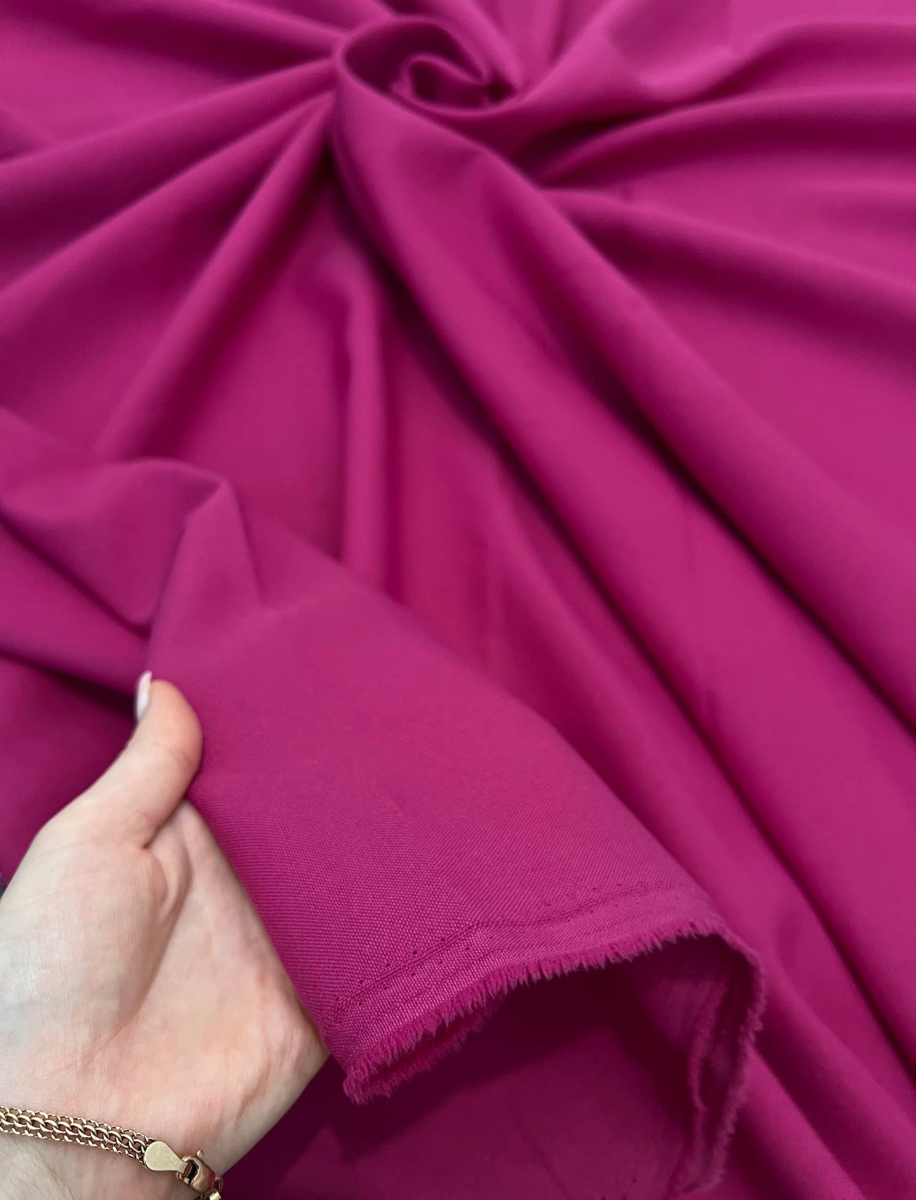 fuchsia poplin, pink poplin, rose pink poplin, poplin fabric for woman, poplin fabric for bride, poplin fabric on sale, poplin fabric on discount, premium poplin fabric, cheap poplin fabric