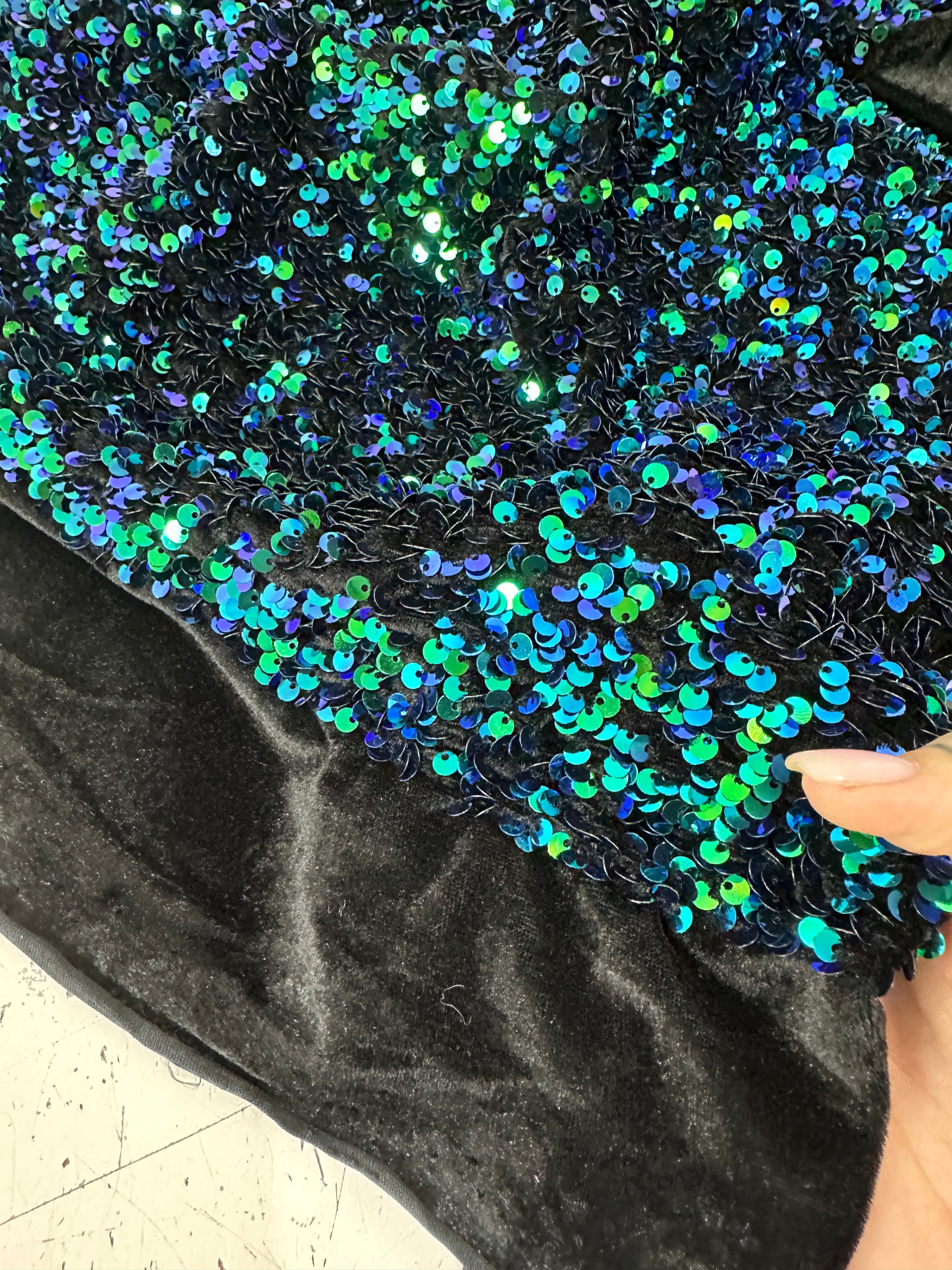 Iridescent Emerald Sequin on Velvet, Iridescent Emerald Sequin on Velvet for woman, velvet cloth, Iridescent Emerald sequin on velvet for bride, sequin stretch velvet, velvet for gown, stretch velvet, velvet fabric with sequin, solid velvet, sequin fabric for gown, 4 way stretch velvet