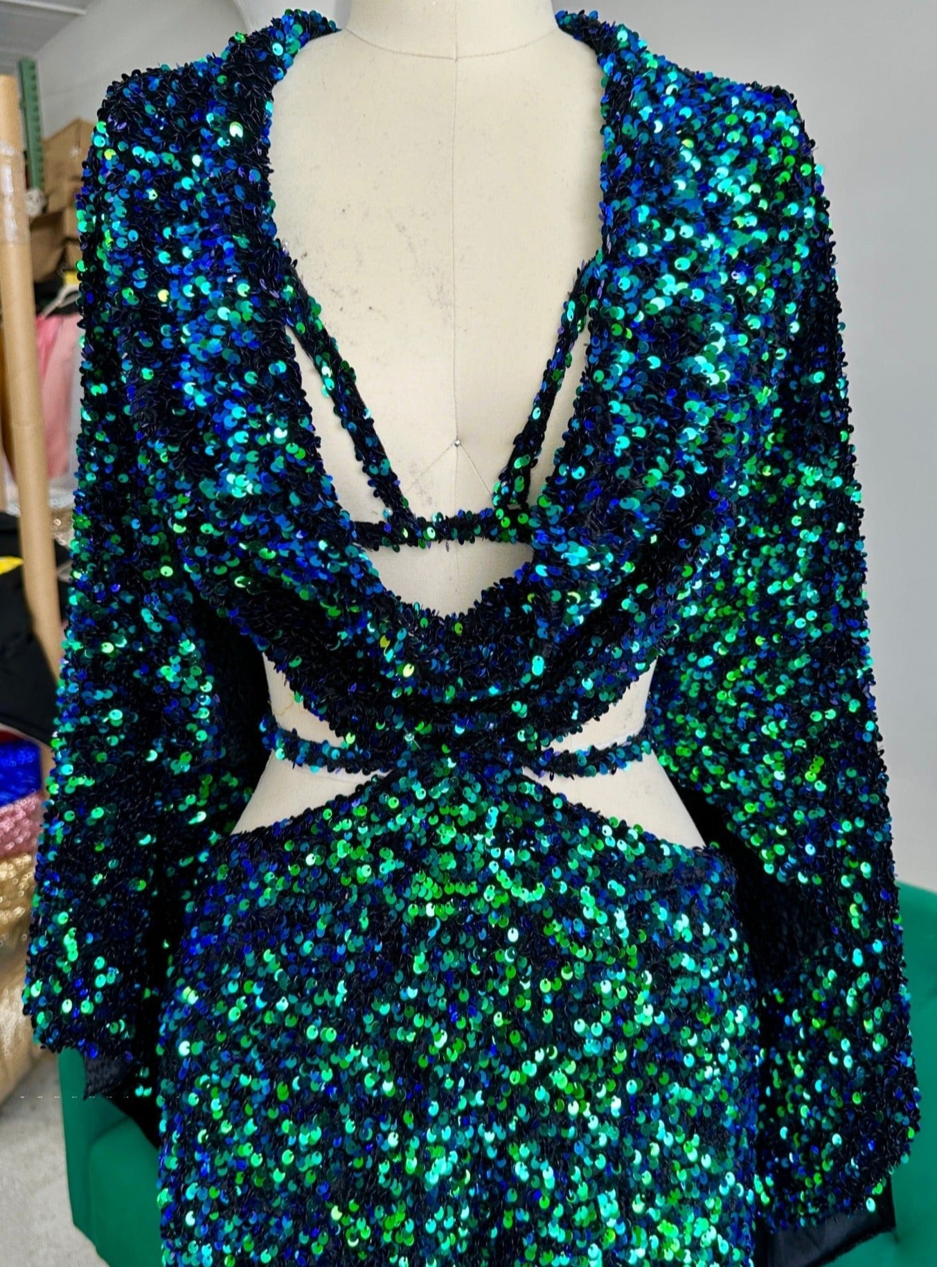 Iridescent Emerald Sequin on Velvet, Iridescent Emerald Sequin on Velvet for woman, velvet cloth, Iridescent Emerald sequin on velvet for bride, sequin stretch velvet, velvet for gown, stretch velvet, velvet fabric with sequin, solid velvet, sequin fabric for gown, 4 way stretch velvet