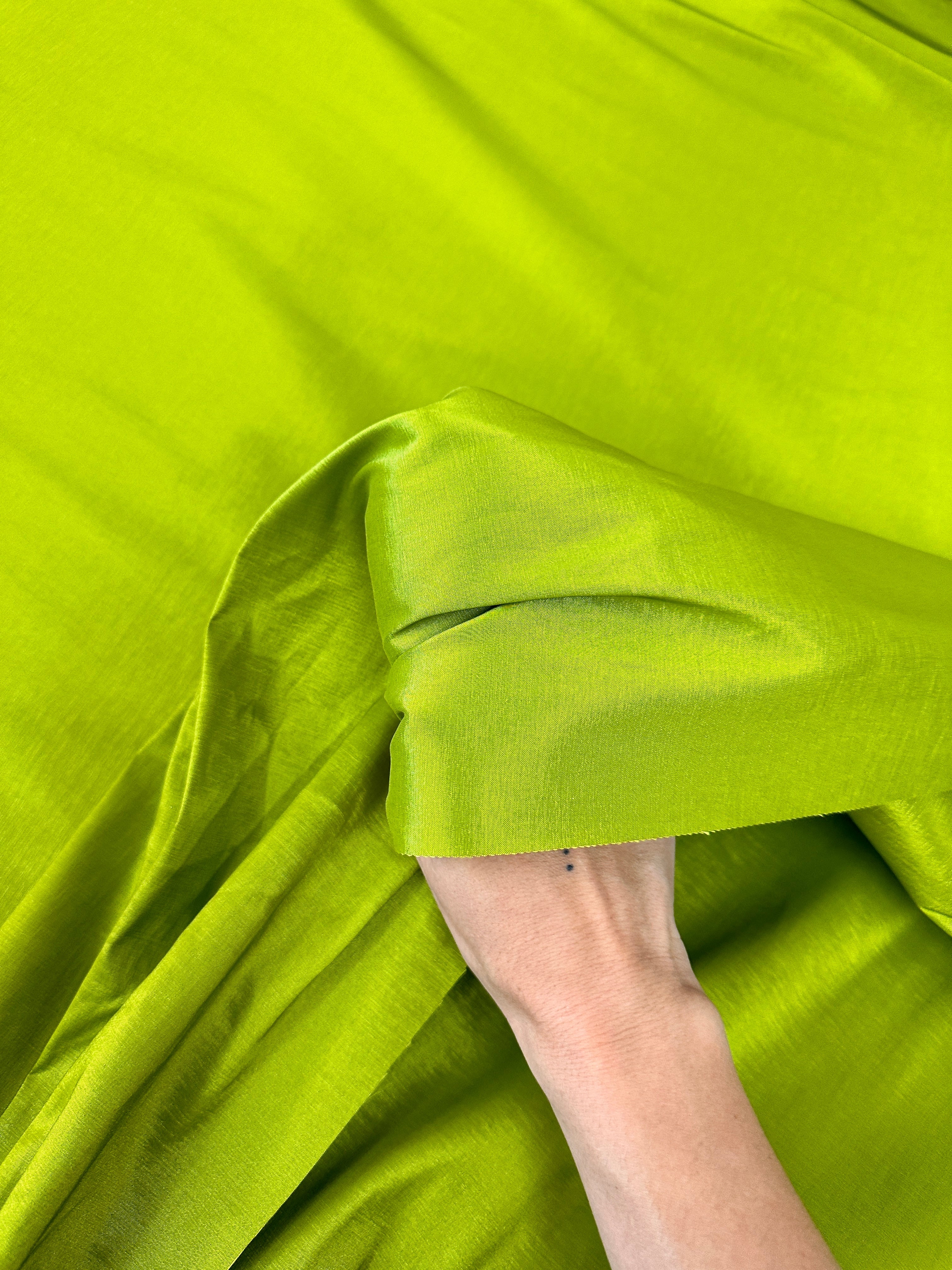 Lime Green Stretch Taffeta Fabric , Shiny Neon Green Taffeta For dress, Green Lustrous Fabric By the Yard, light green taffeta for woman, green taffeta for bride, lime green taffeta for party wear, vibrant taffeta colors, taffeta on sale, taffeta on discount