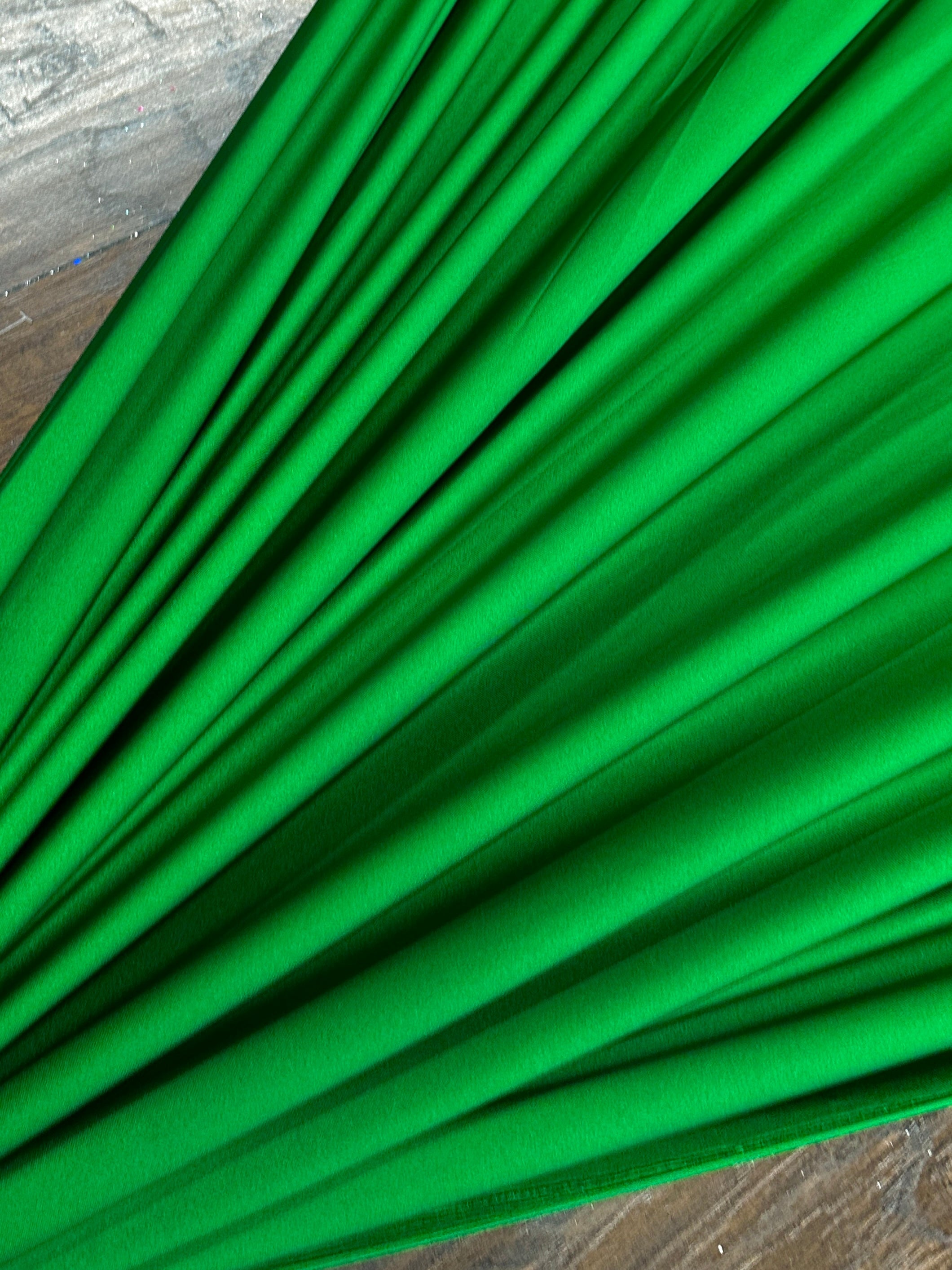 kelly green yoga spandex, light green yoga spandex, green yoga spandex, yoga spandex for woman, yoga spandex for bride, yoga spandex on discount, yoga spandex on sale, premium yoga spandex, buy yoga spandex online, kiki textile yoga spandex