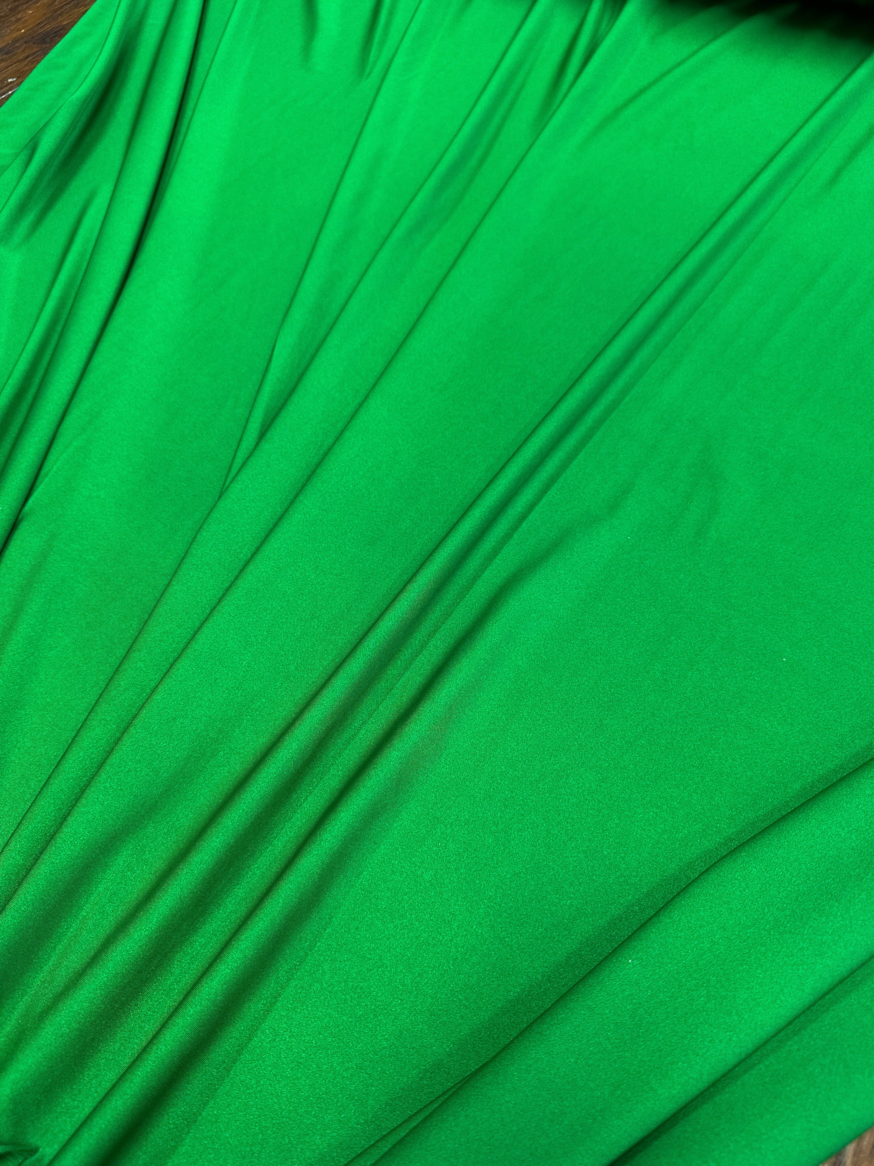 kelly green yoga spandex, light green yoga spandex, green yoga spandex, yoga spandex for woman, yoga spandex for bride, yoga spandex on discount, yoga spandex on sale, premium yoga spandex, buy yoga spandex online, kiki textile yoga spandex