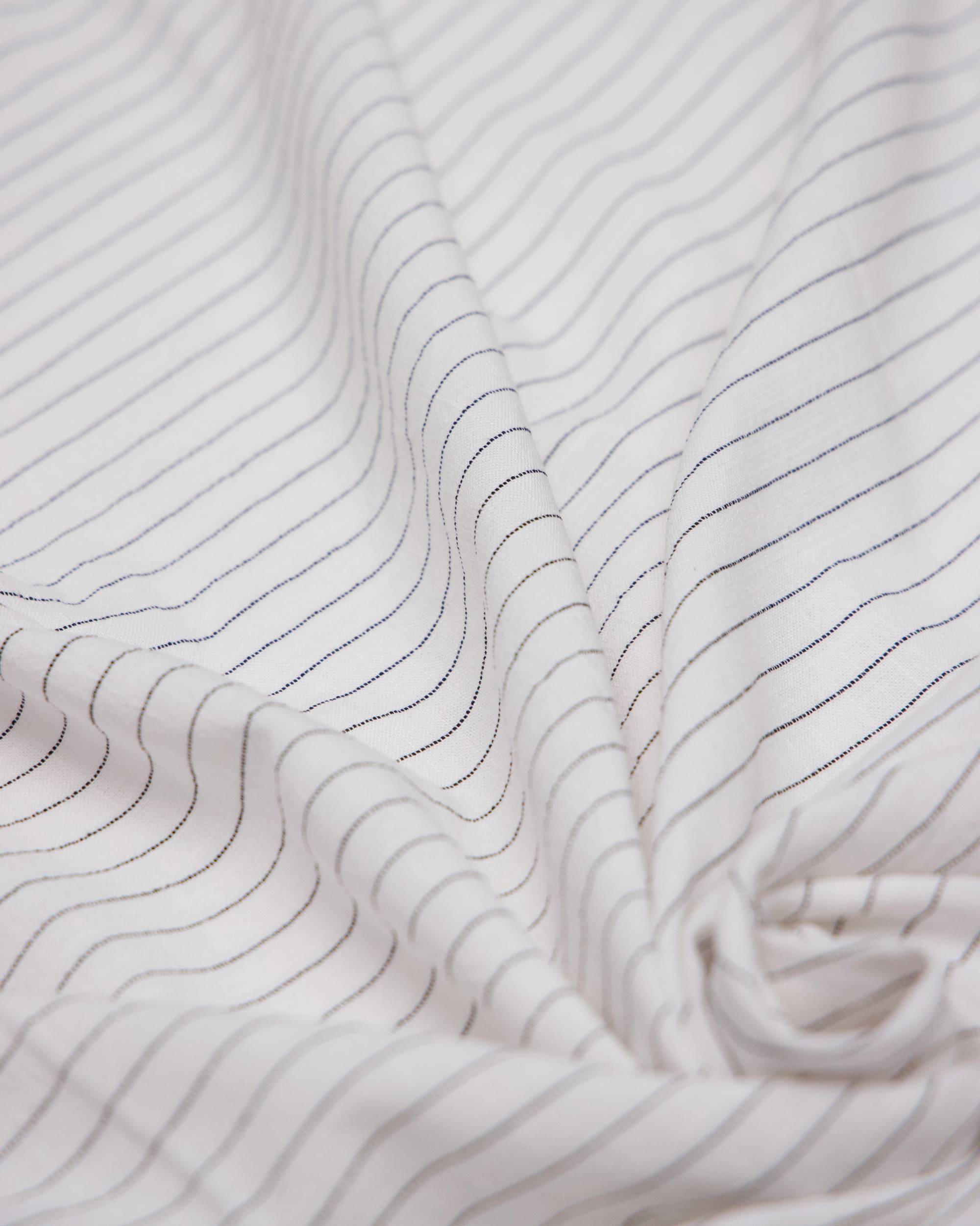 White Resort Pinstripe Linen Blend, Pinstripe Fabric, Resort Wear Fabric, Linen Rayon Blend, Striped Linen Fabric, Tailored Fabric, Lightweight Suiting Fabric, Breathable Linen Fabric