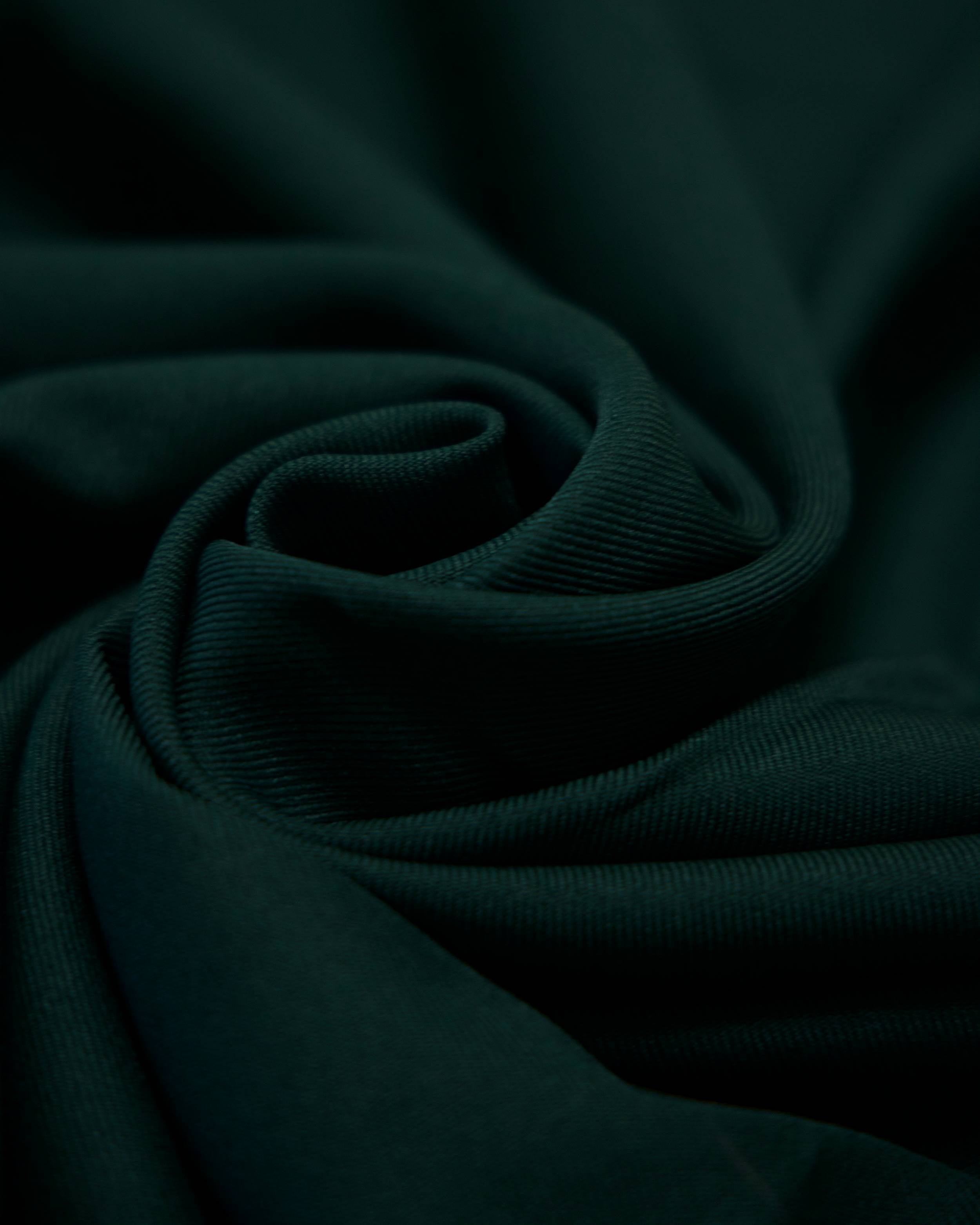 Hunter Green Deluxe Gabardine, Gabardine Fabric Price, Crepe & Gabardine, Stretch Crepe, Twill Gabardine, Brushed Twill, Polyester Gabardine, Crepe on Sale, Solid Fabric