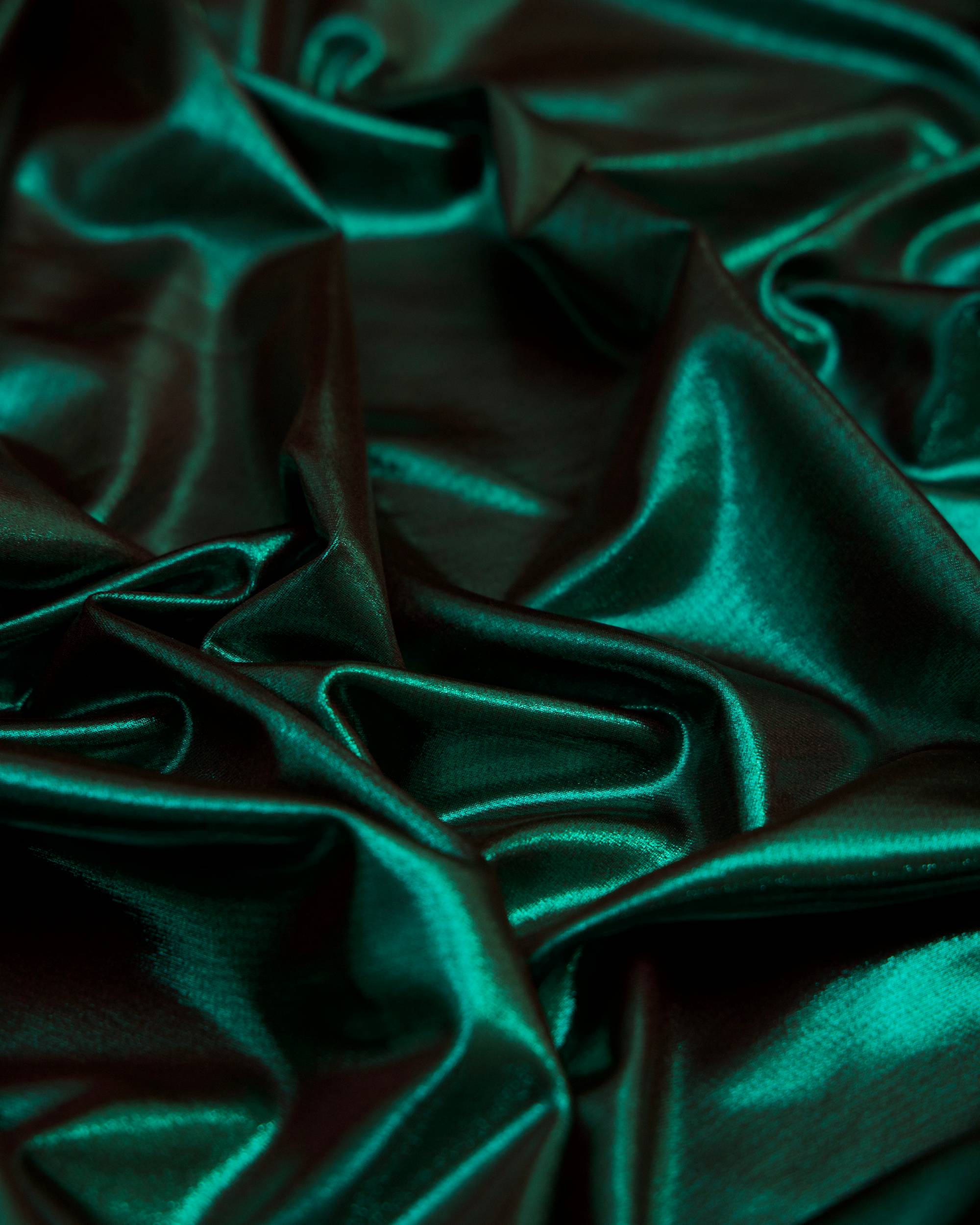 Emerald Green Performance Foiled Spandex, Kiki Sewing Store, Kiki Luxury Fabric, Cheap Fabric Store, Kiki Textiles, Kiki Textile by the Yard, Kiki Textile USA