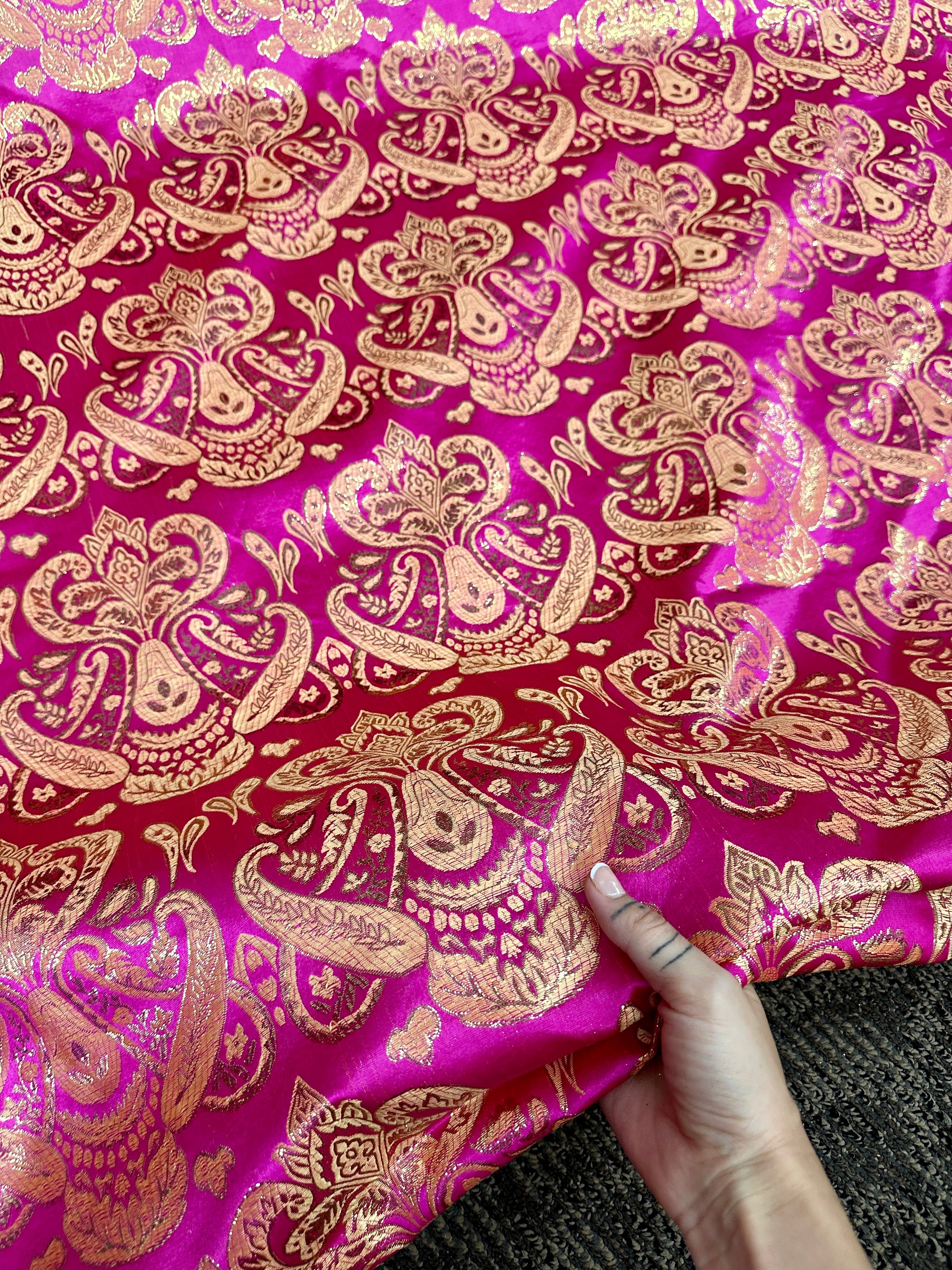 Fuchsia gold chinese Brocade, gold brocade, fuchsia brocade, pink brocade, chinese brocade for brazers, brocade for woman, brocade for bride, premium brocade, brocade in low price, best quality brocade