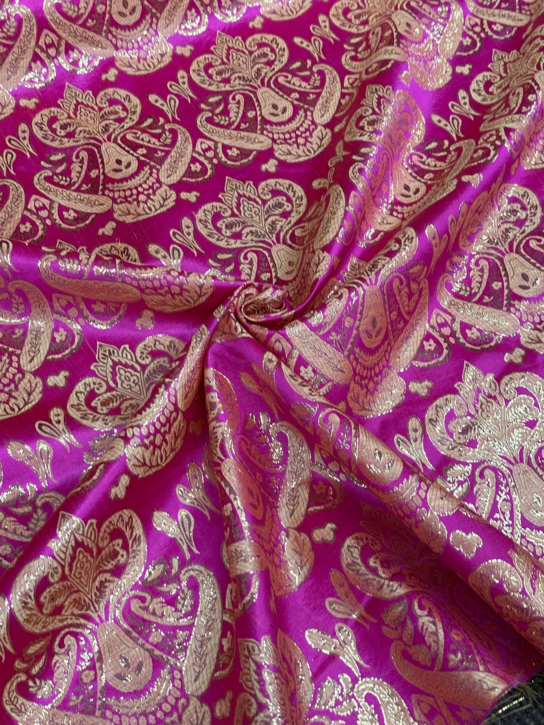 Fuchsia gold chinese Brocade, gold brocade, fuchsia brocade, pink brocade, chinese brocade for brazers, brocade for woman, brocade for bride, premium brocade, brocade in low price, best quality brocade