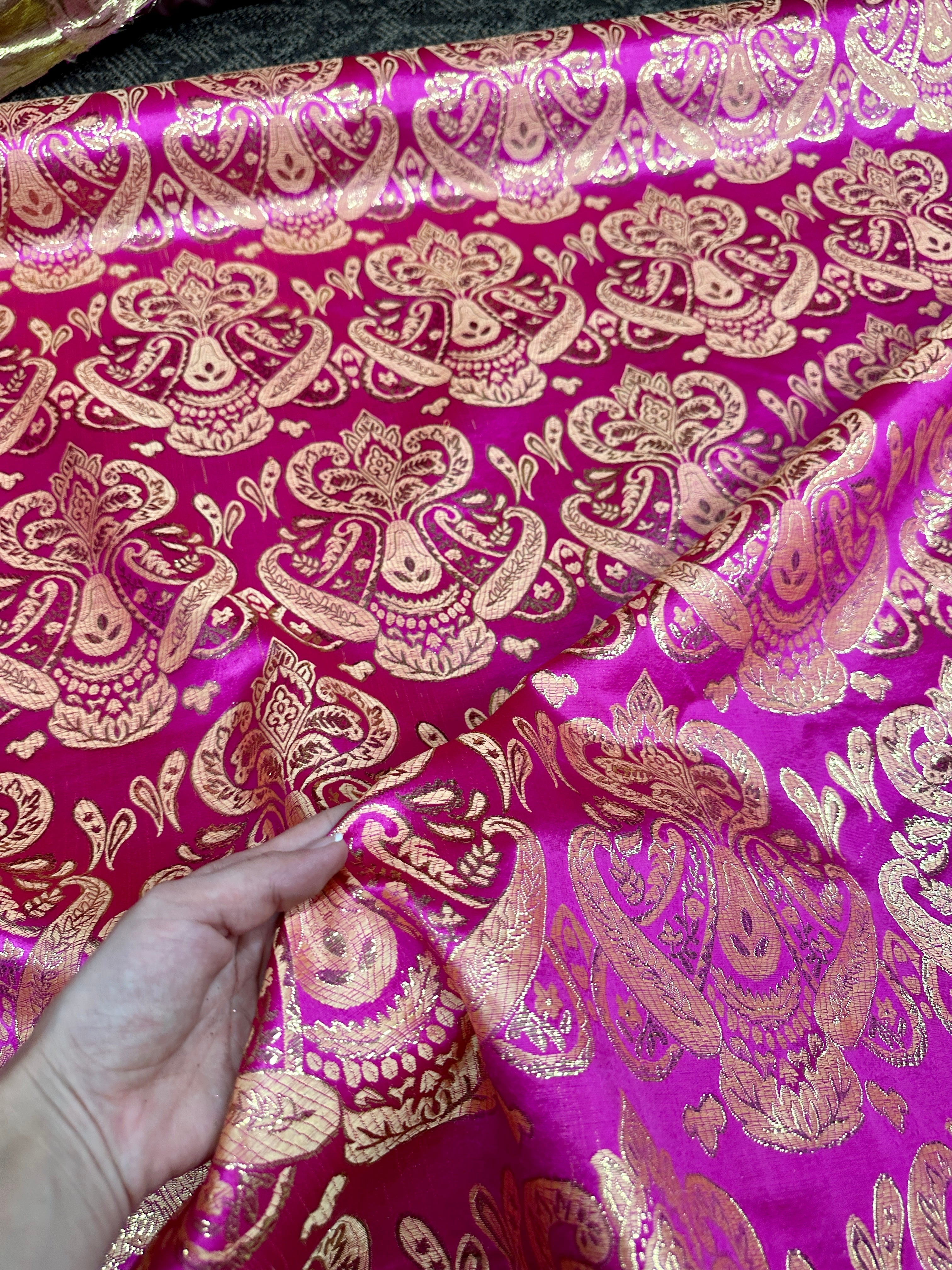 Fuchsia gold chinese Brocade, gold brocade, fuchsia brocade, pink brocade, chinese brocade for brazers, brocade for woman, brocade for bride, premium brocade, brocade in low price, best quality brocade