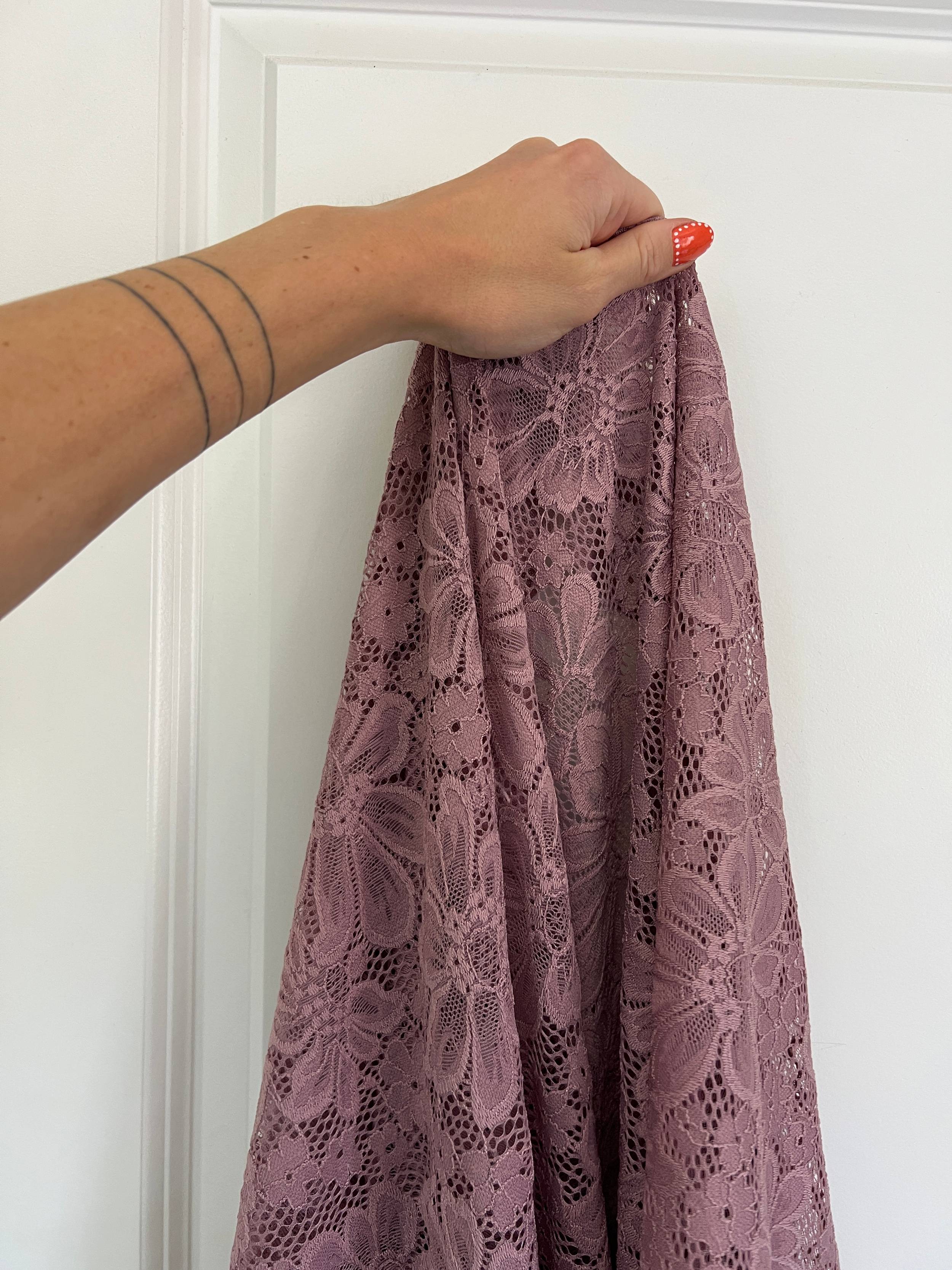 Mauve Floral Chantilly Stretch Lace Mesh, Kiki Sewing Store, Kiki Luxury Fabric, Cheap Fabric Store, Kiki Textiles, Kiki Textile by the Yard, Kiki Textile USA