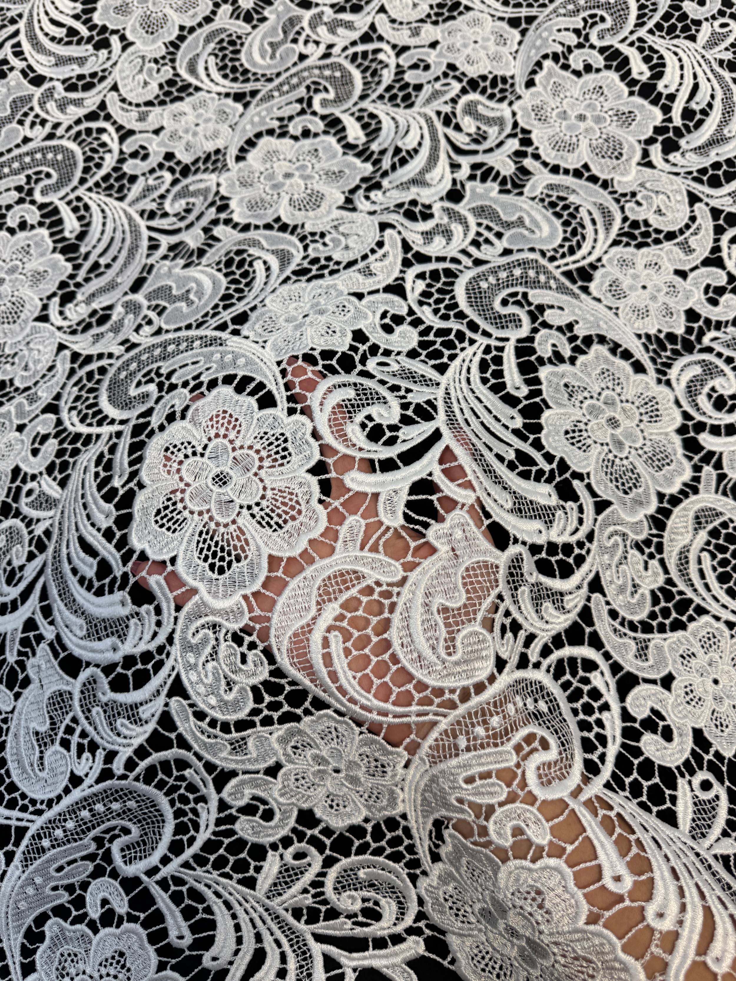 White Floral Couture Embroidered Scalloped Guipure, Kiki Sewing Store, Kiki Luxury Fabric, Cheap Fabric Store, Kiki Textiles, Kiki Textile by the Yard, Kiki Textile USA