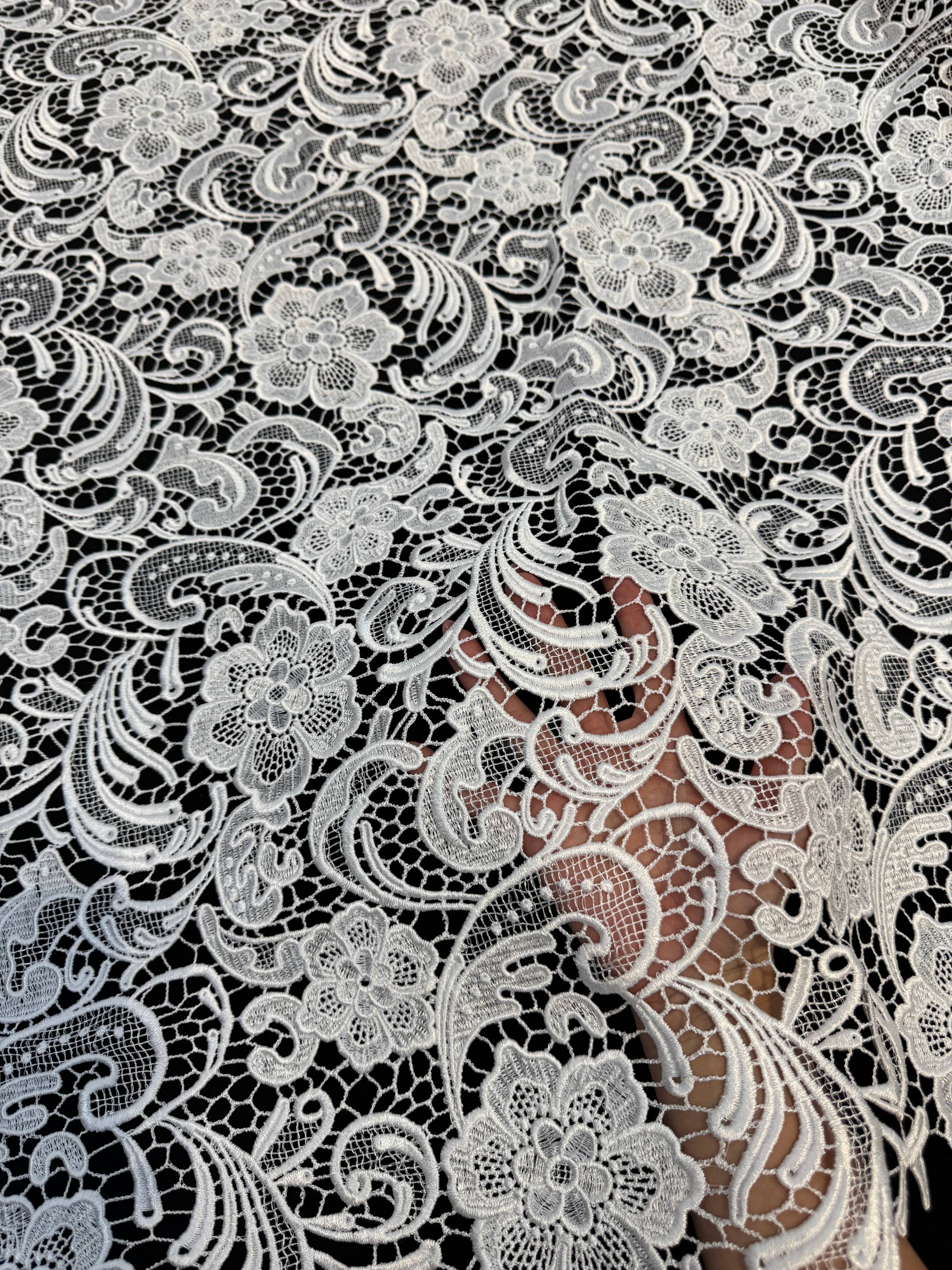 White Floral Couture Embroidered Scalloped Guipure, Kiki Sewing Store, Kiki Luxury Fabric, Cheap Fabric Store, Kiki Textiles, Kiki Textile by the Yard, Kiki Textile USA