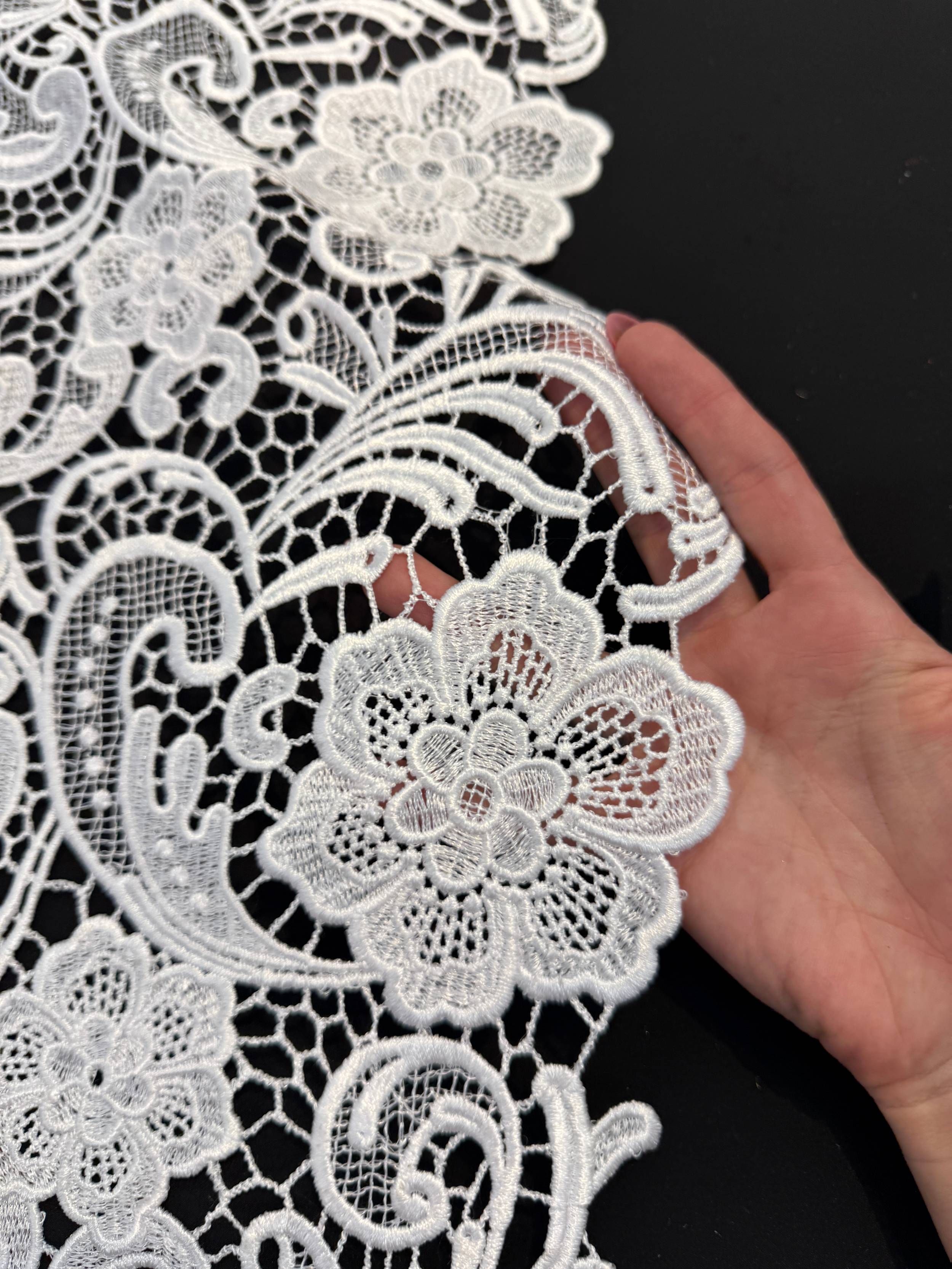 White Floral Couture Embroidered Scalloped Guipure, Kiki Sewing Store, Kiki Luxury Fabric, Cheap Fabric Store, Kiki Textiles, Kiki Textile by the Yard, Kiki Textile USA
