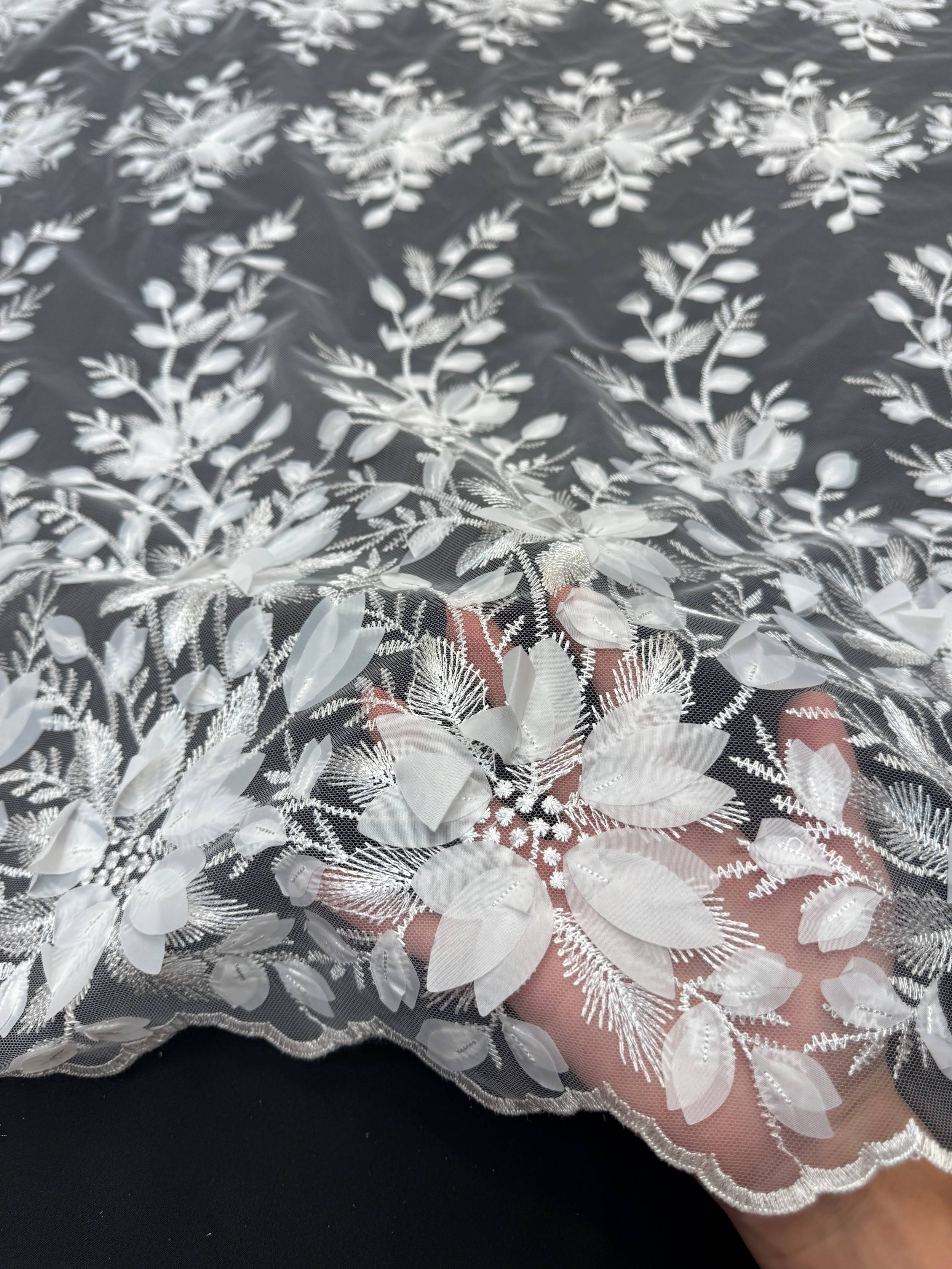 White Petals 3D Couture Embroidered Lace, 3d Floral Lace, Embroidered Lace Fabric, 3d Lace Fabric, Floral Applique Lace, Couture Lace Fabric
