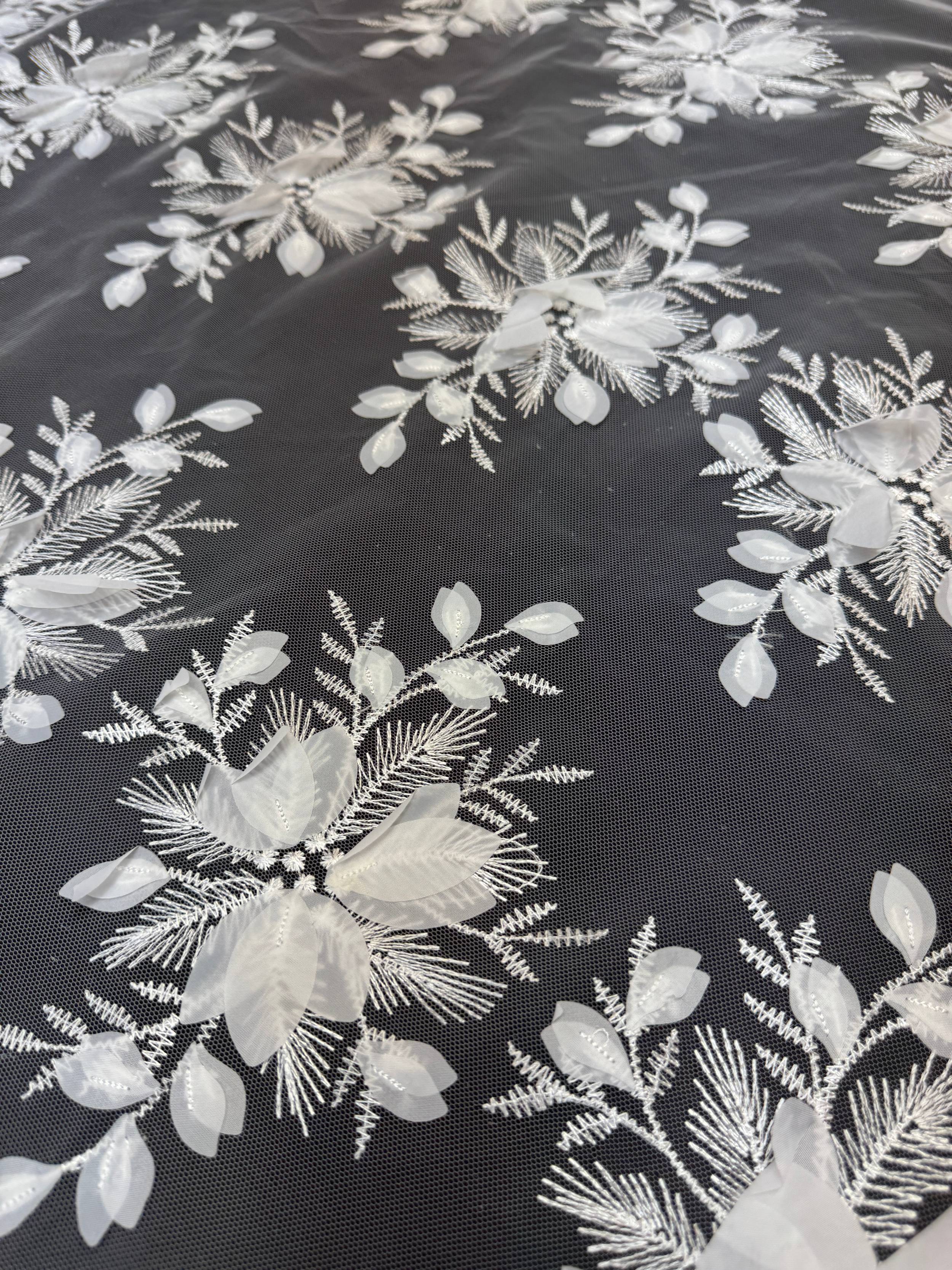 White Petals 3D Couture Embroidered Lace, 3d Floral Lace, Embroidered Lace Fabric, 3d Lace Fabric, Floral Applique Lace, Couture Lace Fabric