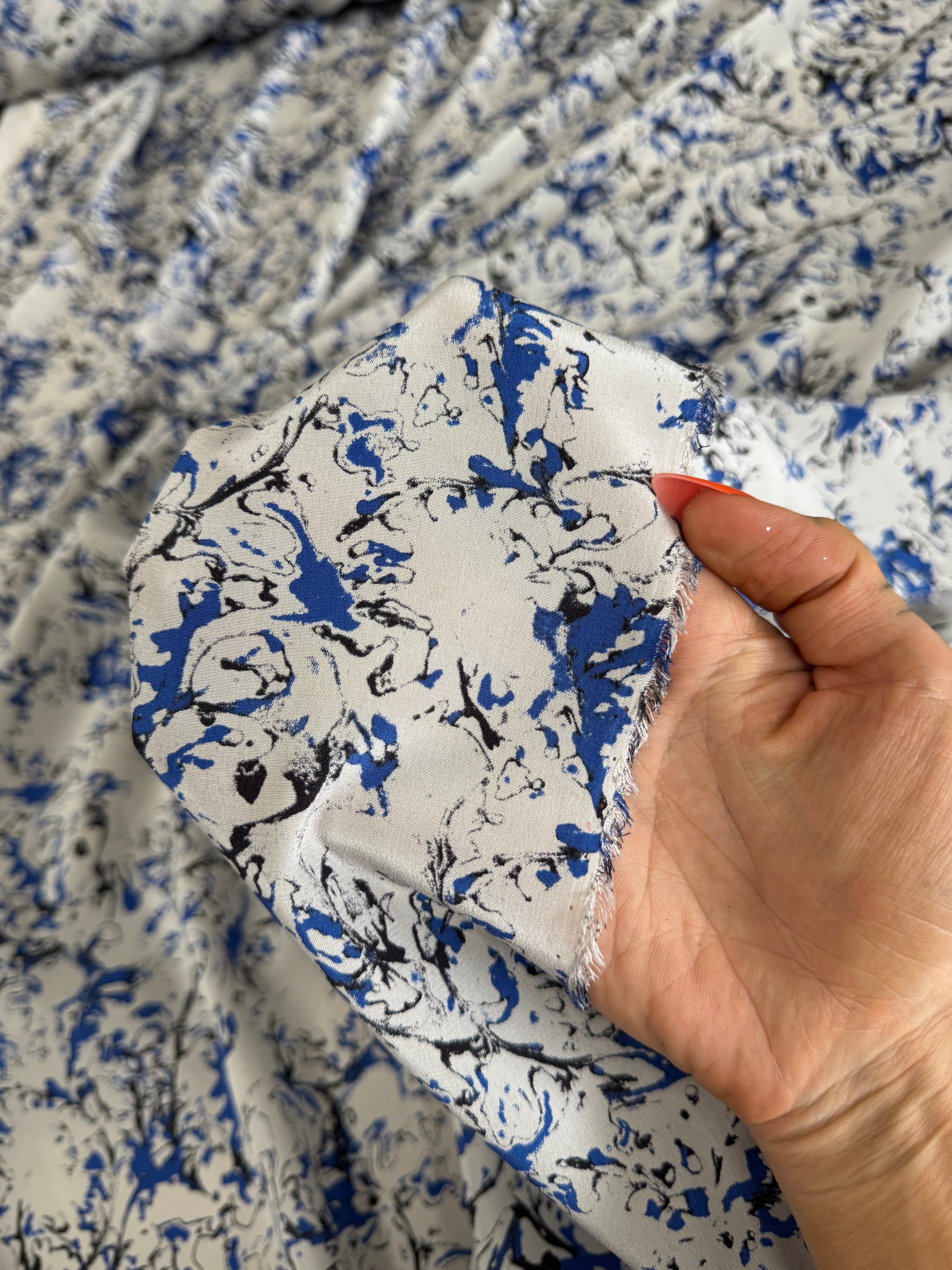 White Blue Marble Italian Silk Crepe De Chine, Kiki Sewing Store, Kiki Luxury Fabric, Cheap Fabric Store, Kiki Textiles, Kiki Textile by the Yard, Kiki Textile USA