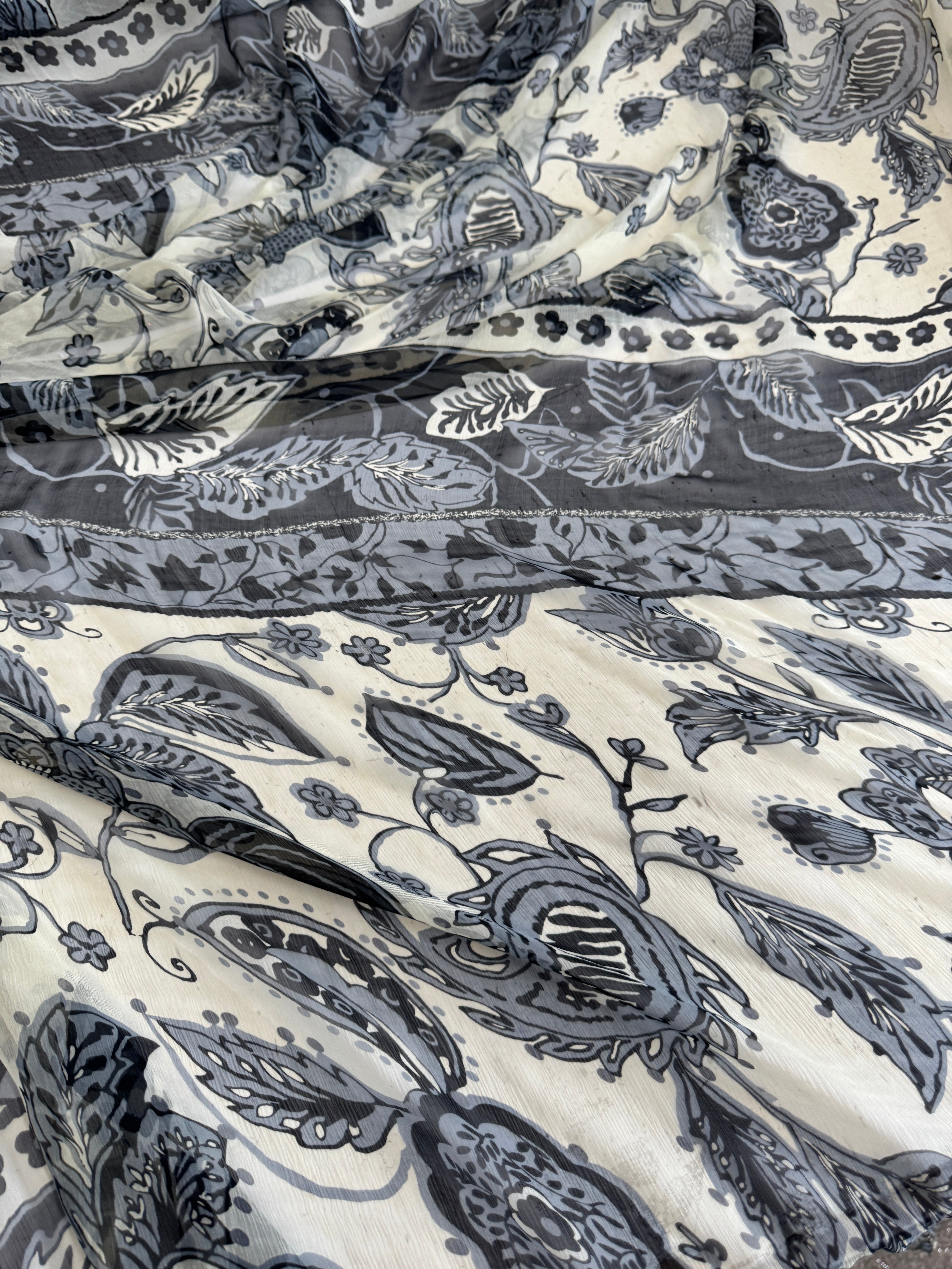 Bohemian Paisley Italian Crinkle Silk Chiffon, Crinkle Silk Chiffon, Silk Chiffon Fabric, Textured Silk Chiffon, Pure Silk Chiffon, Sheer Silk Fabric, Lightweight Silk Fabric