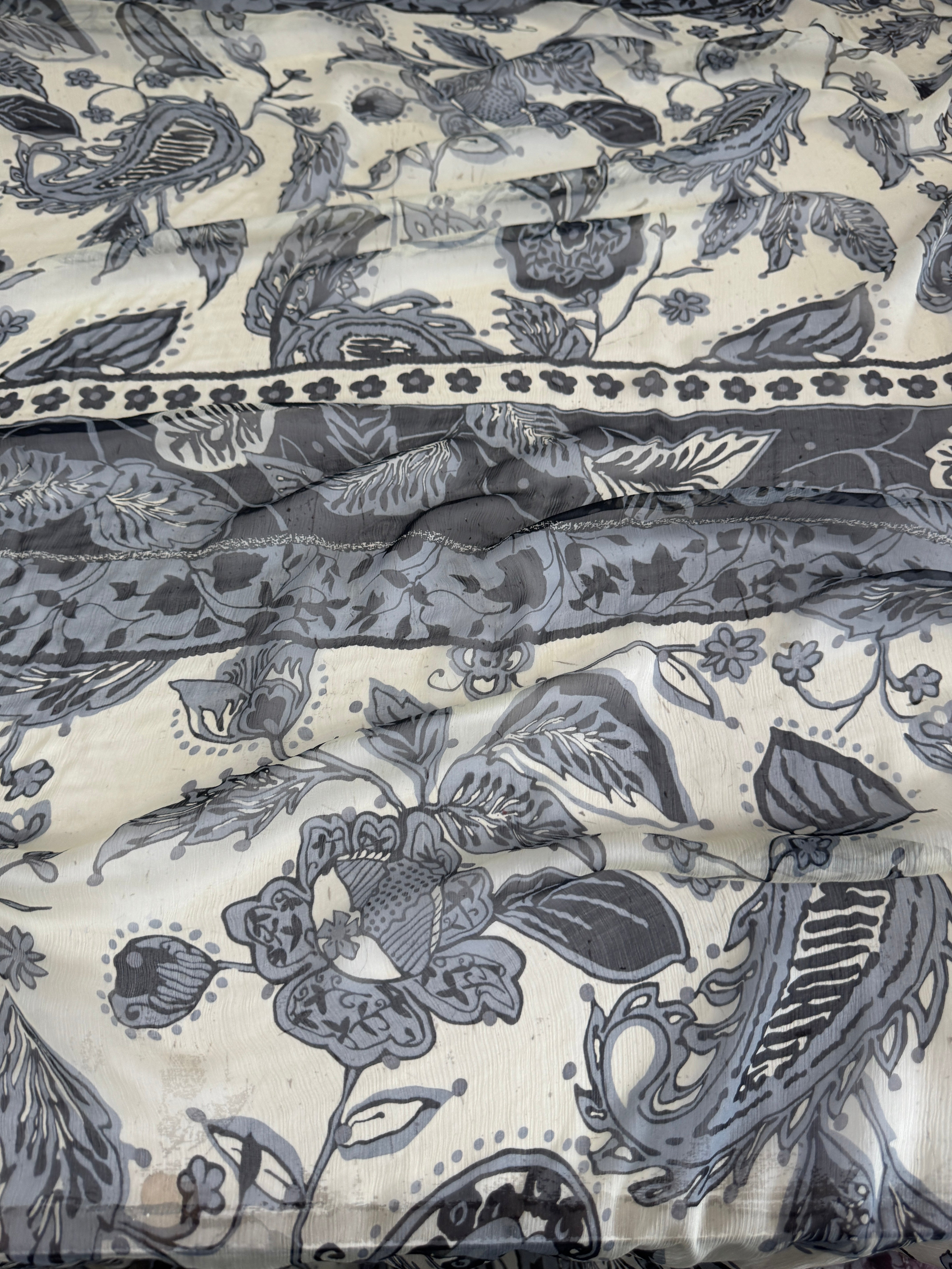 Bohemian Paisley Italian Crinkle Silk Chiffon, Kiki Sewing Store, Kiki Luxury Fabric, Cheap Fabric Store, Kiki Textiles, Kiki Textile by the Yard, Kiki Textile USA