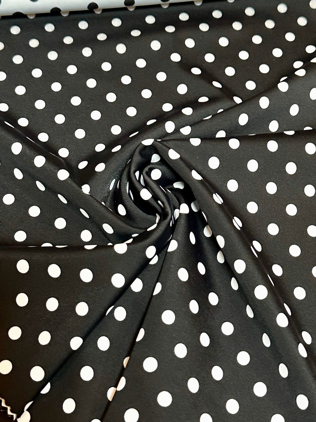 polka dot printed fabric, polka dot nylon spandex, printed nylon spandex, nylon spandex, 4 way stretch fabric, kikitextiles, online fabric store usa, printed fabric, activewear fabric, fabric for leggings, swimwear fabric