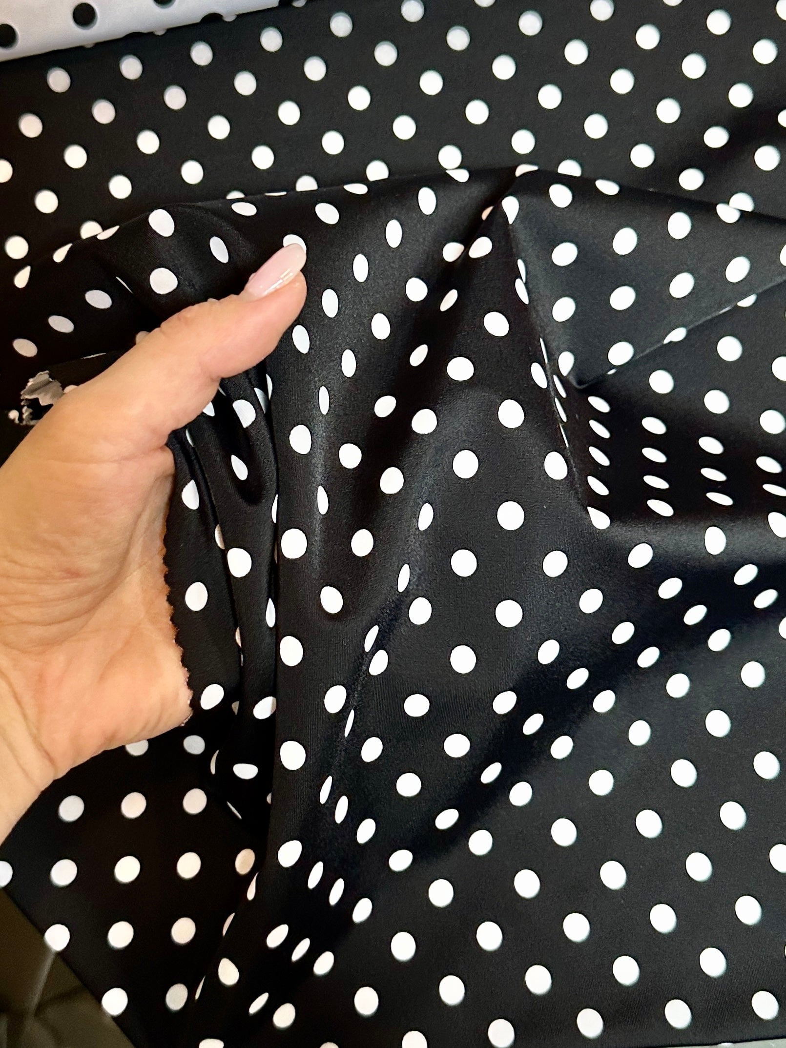 polka dot printed fabric, polka dot nylon spandex, printed nylon spandex, nylon spandex, 4 way stretch fabric, kikitextiles, online fabric store usa, printed fabric, activewear fabric, fabric for leggings, swimwear fabric