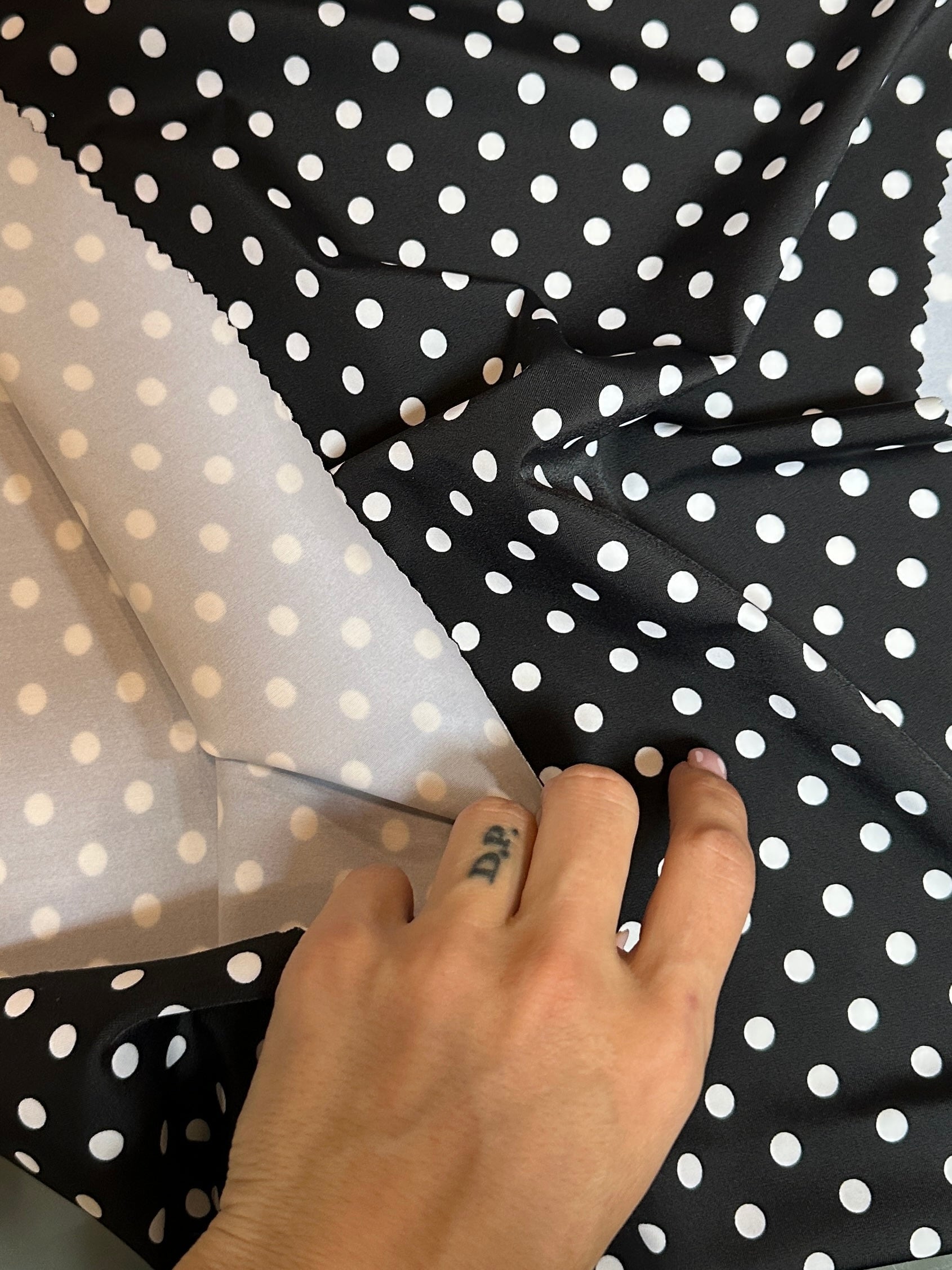 polka dot printed fabric, polka dot nylon spandex, printed nylon spandex, nylon spandex, 4 way stretch fabric, kikitextiles, online fabric store usa, printed fabric, activewear fabric, fabric for leggings, swimwear fabric