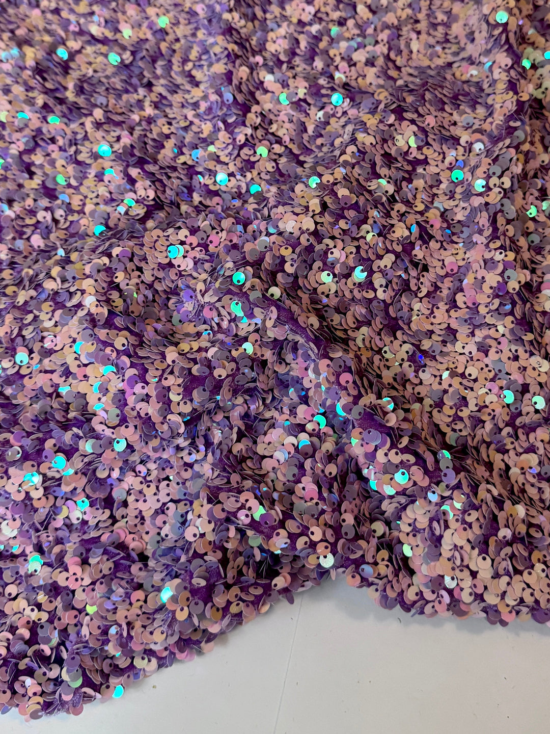 Lilac Iridescent Sequin on Velvet (Exclusive Color) – KikiTextiles