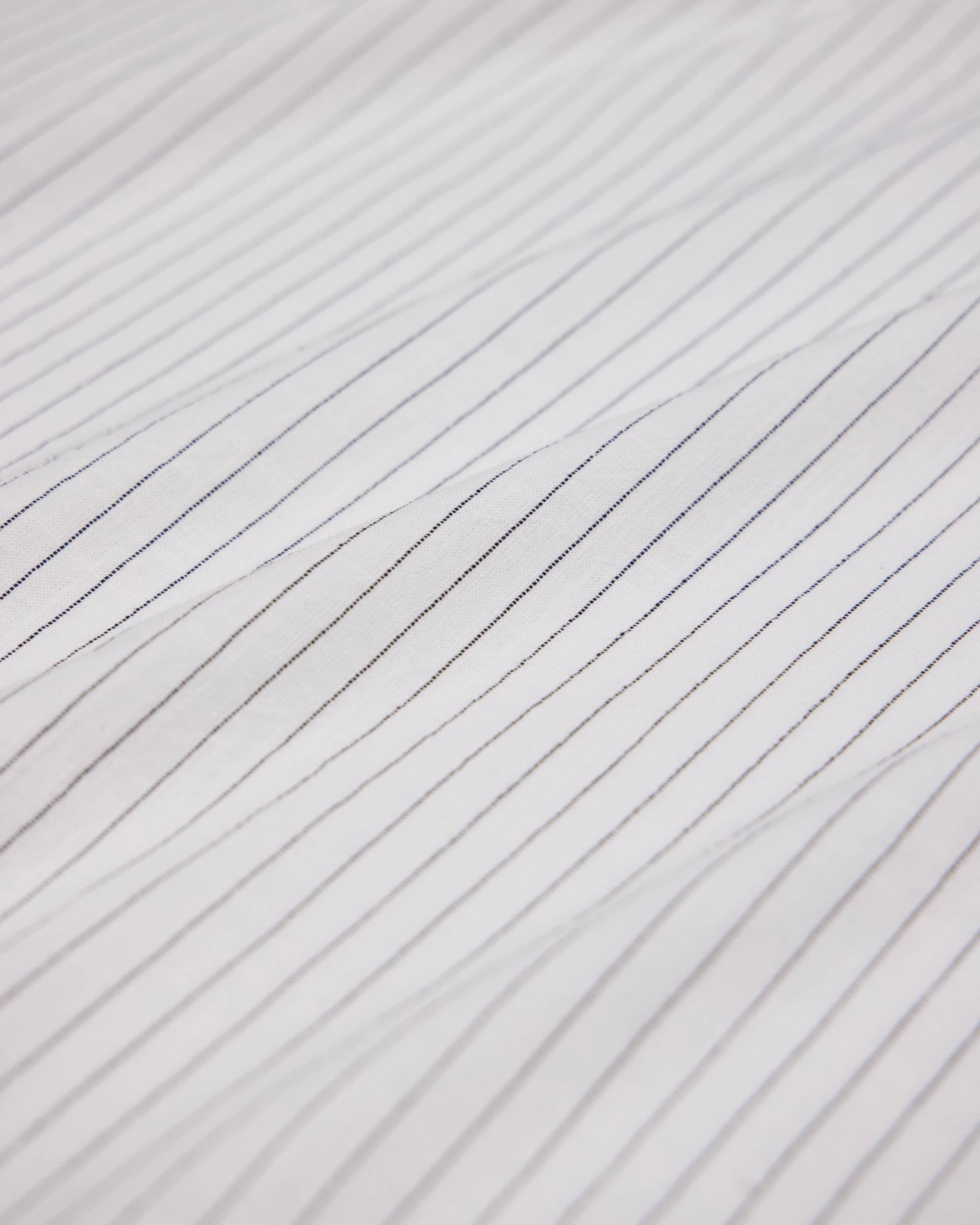 White Resort Pinstripe Linen Blend, Pinstripe Fabric, Resort Wear Fabric, Linen Rayon Blend, Striped Linen Fabric, Tailored Fabric, Lightweight Suiting Fabric, Breathable Linen Fabric