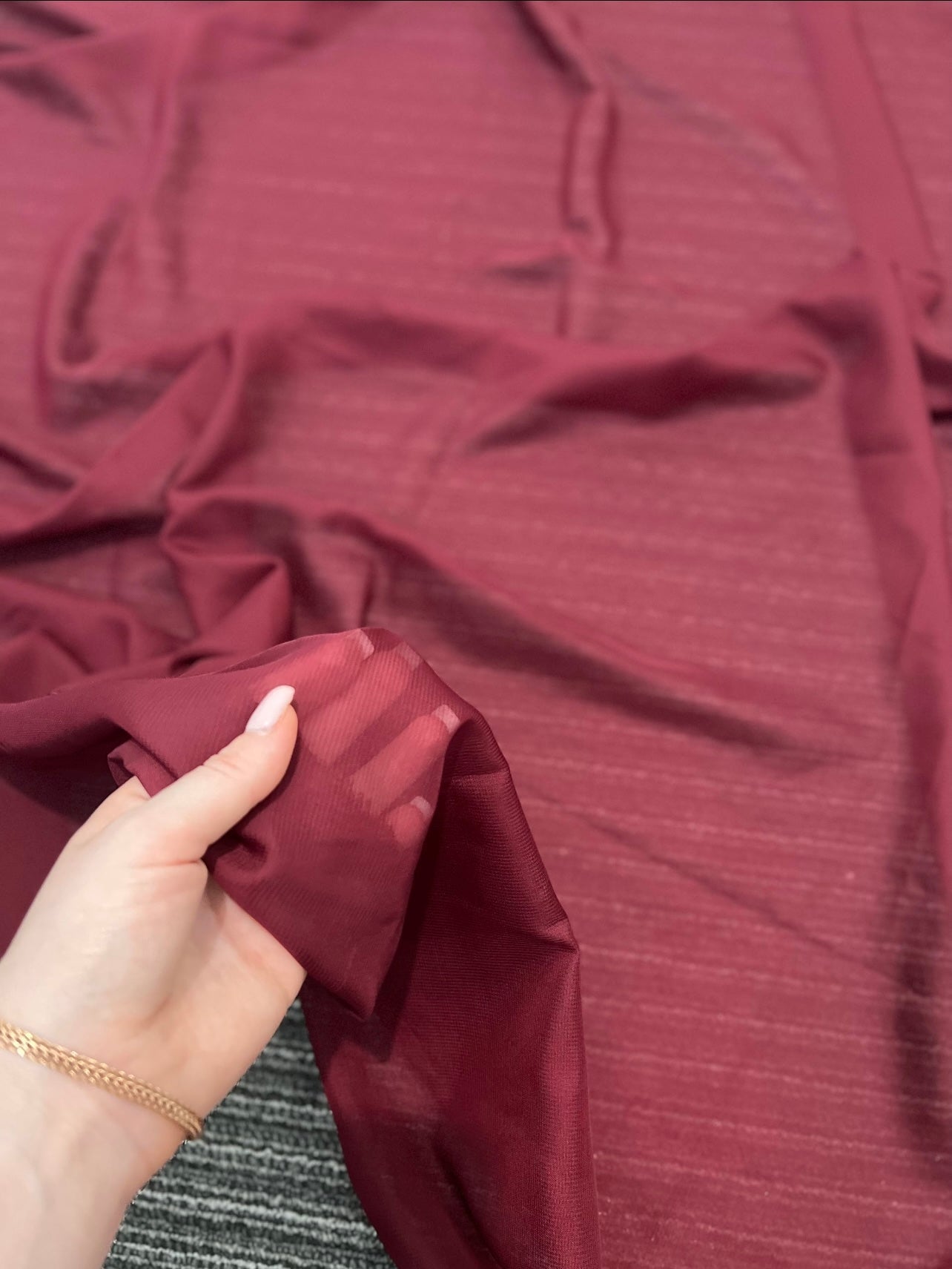 burgundy chiffon, red chiffon, light burgundy chiffon, maroon chiffon, chiffon for woman, chiffon for bride, premium chiffon, chiffon in low price, chiffon for party wear, chiffon for gown