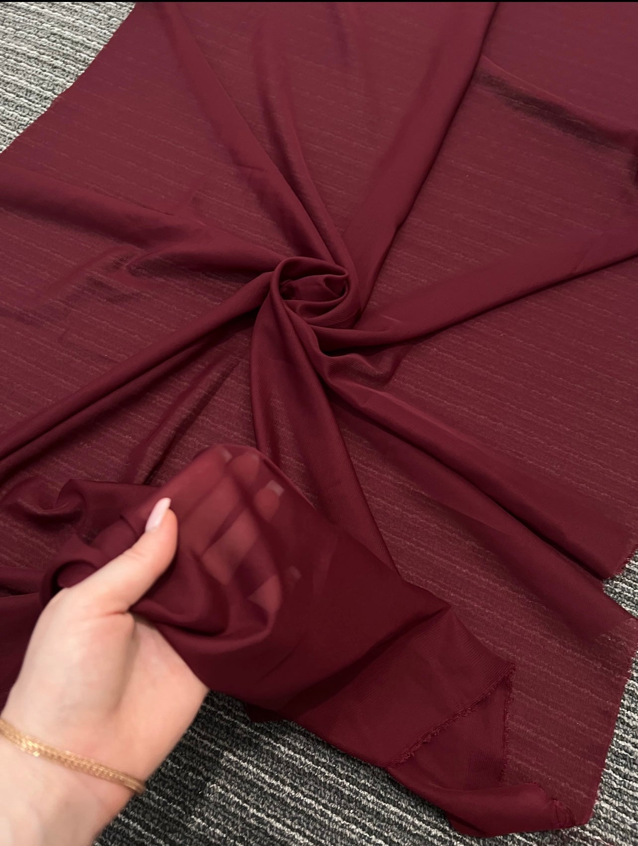 burgundy chiffon, red chiffon, light burgundy chiffon, maroon chiffon, chiffon for woman, chiffon for bride, premium chiffon, chiffon in low price, chiffon for party wear, chiffon for gown