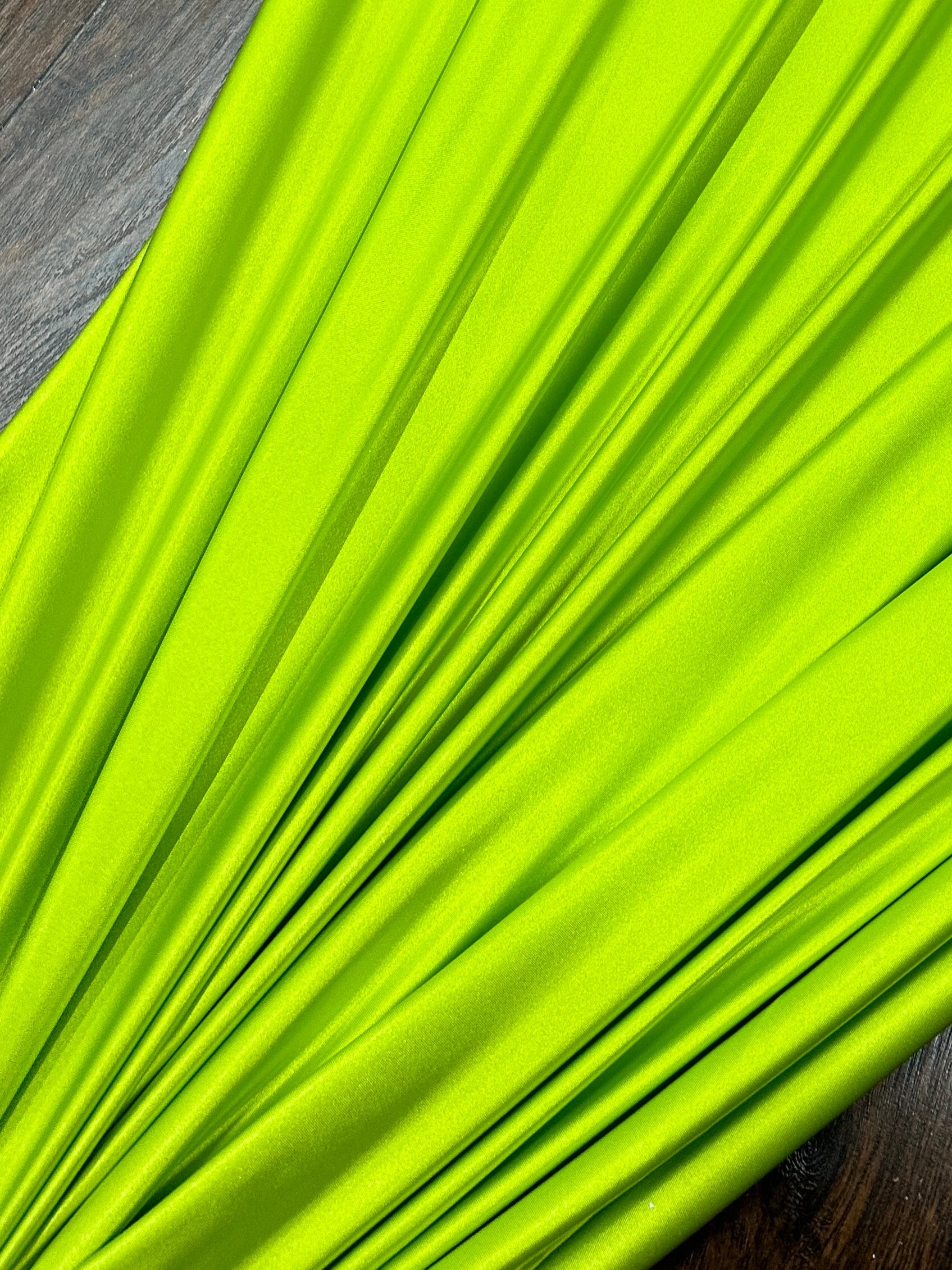 lime green nylon spandex, dark green nylon spandex, light green spandex, emrald green nylon spandex, khaki green shiny nylon spandex for woman, shiny nylon for bride, spandex for swim wear, premium spandex, spandex on sale, low price spandex