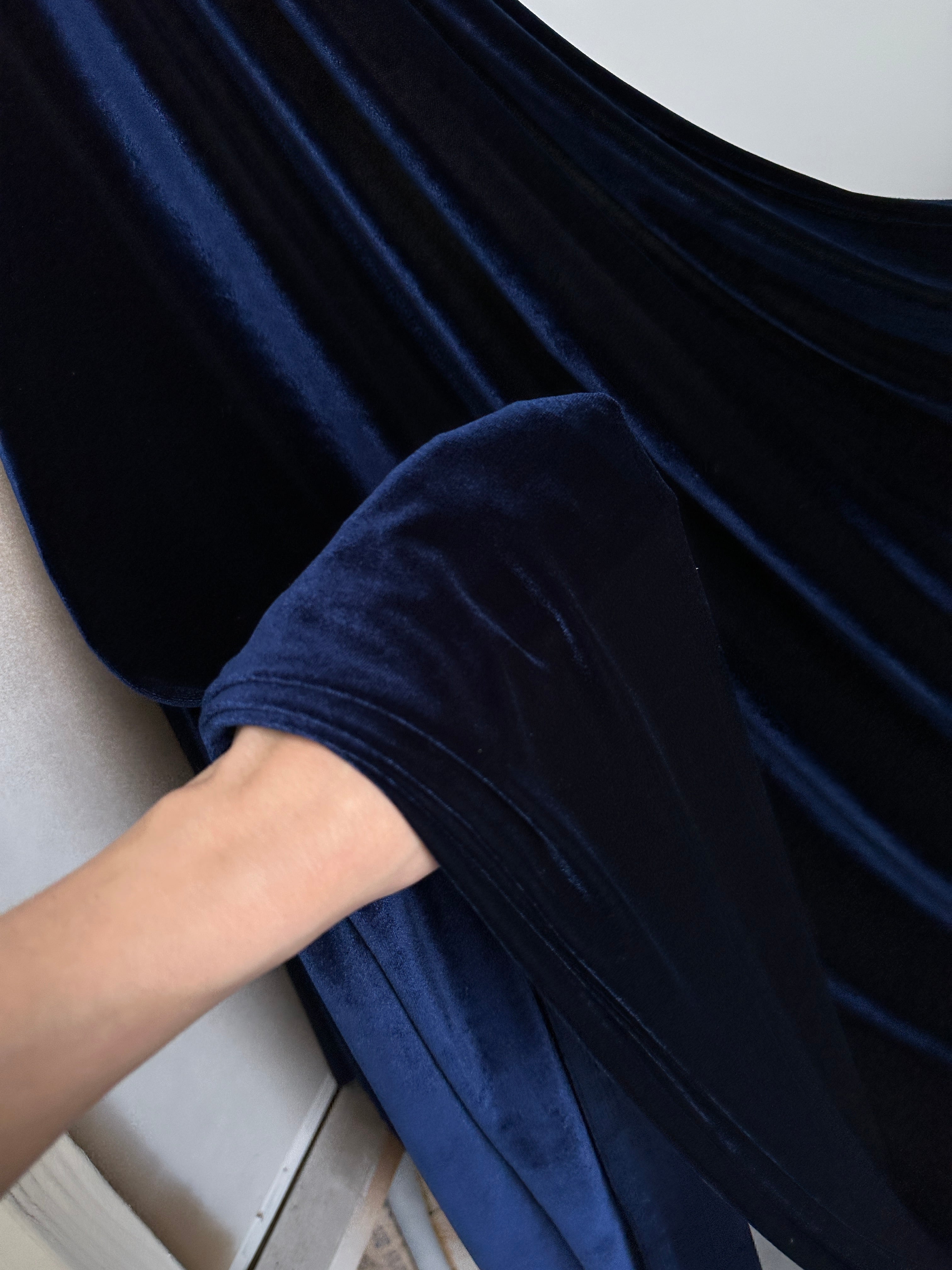 Navy stretch velvet, navy blue velvet for woman, navy bridal fabric, bridal fabric in blue, dark blue velvet, light blue vevlet, velvet on sale, discounted velvet, buy velvet online, velvet for gown, velvet for dress, luxury velvet