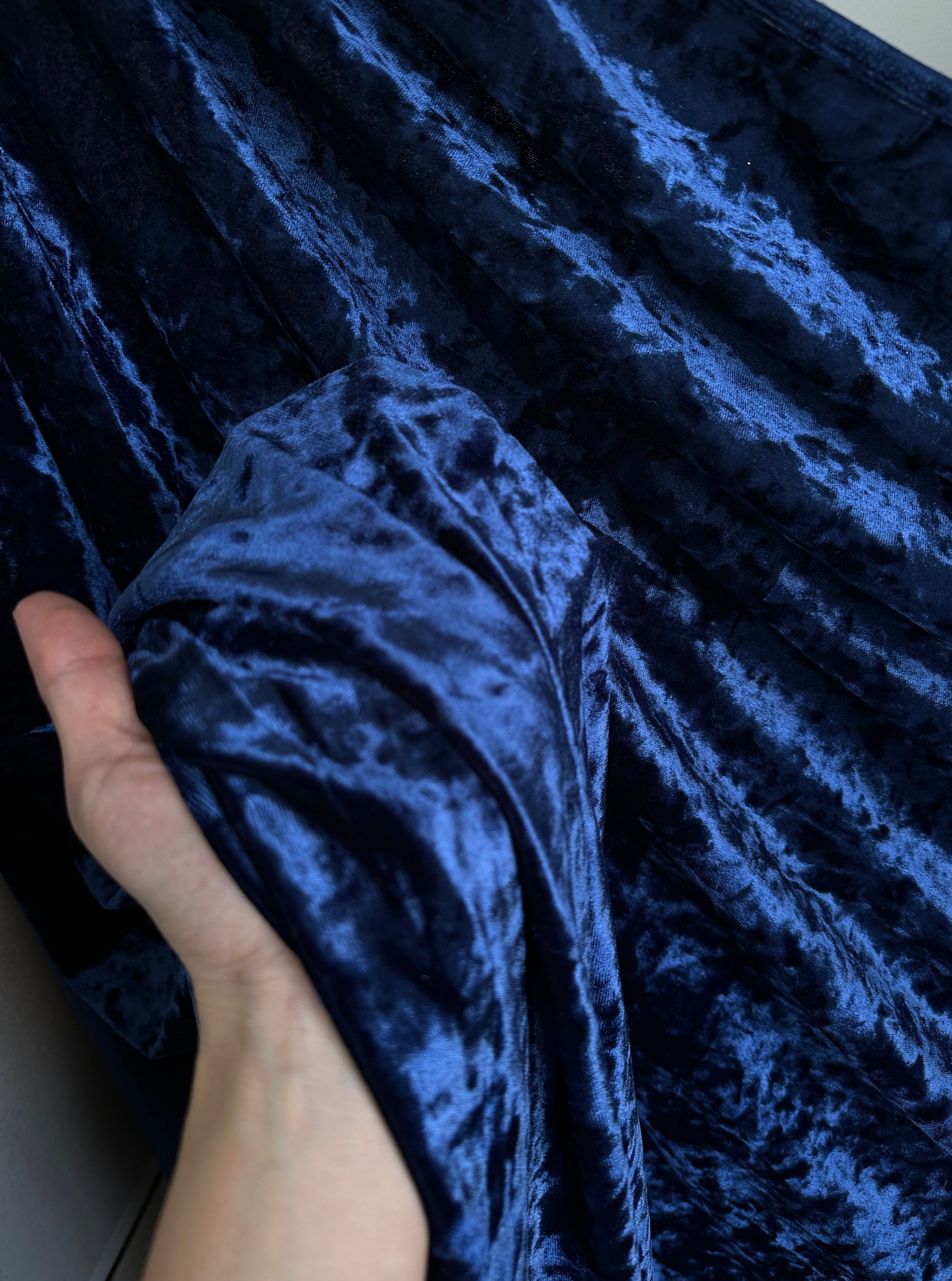 navy blue velvet, blue velvet, dark blue shinny velvet, stretch velvet, aqua blue velvet, glitter velvet, velvet for woman, kikitextile velvet, buy velvet online, online velvet store, velvet usa, velvet los angelos