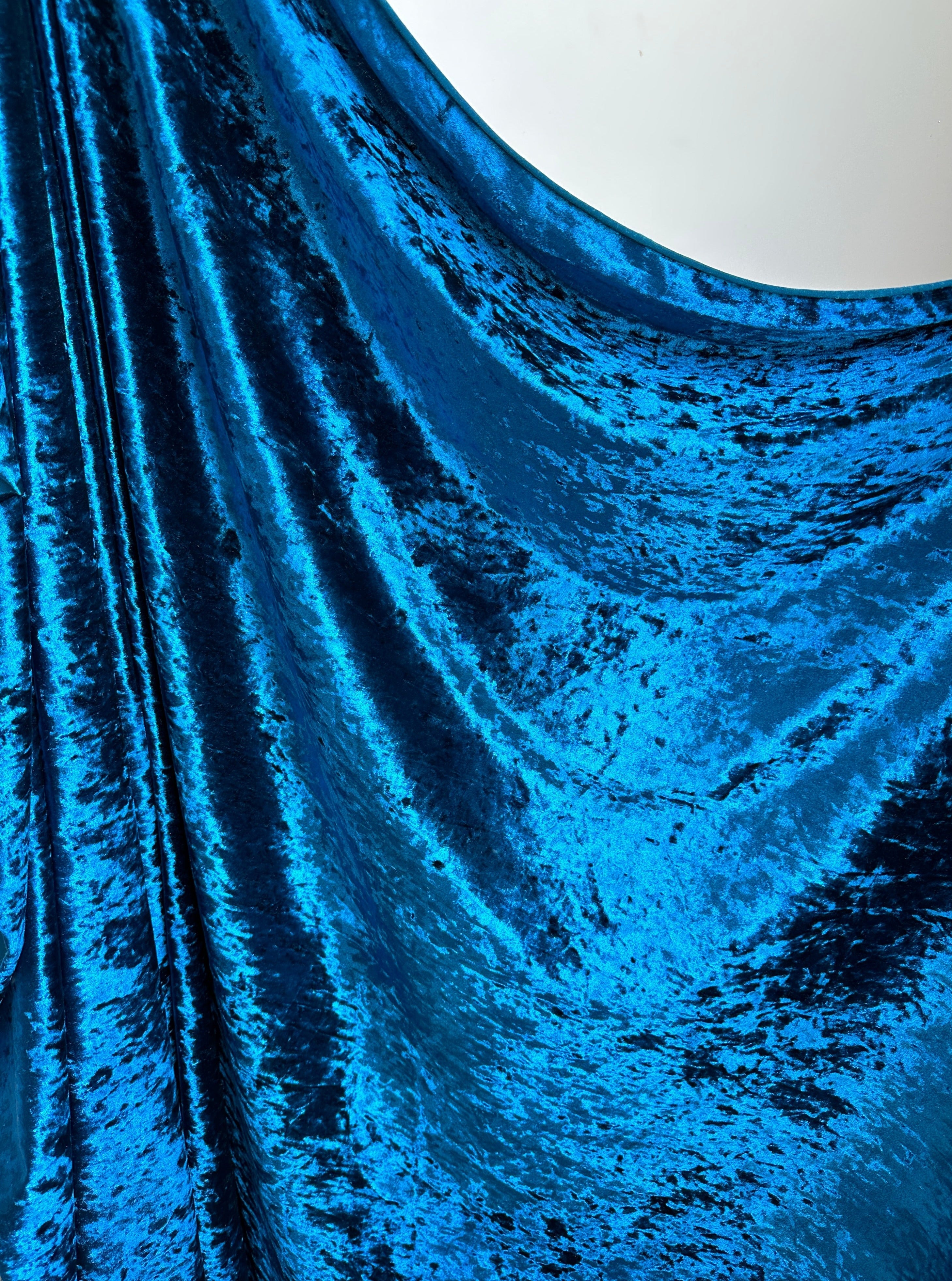 teal blue crushed velvet, teal blue shinny velvet, velvet for woman, kikitextile velvet, shinny blue velvet, dark blue velvet, sparkle blue velvet, ocean blue velvet, velvet for woman, velvet for bride, premium velvet, cheap velvet, velvet on discount, velvet on sale