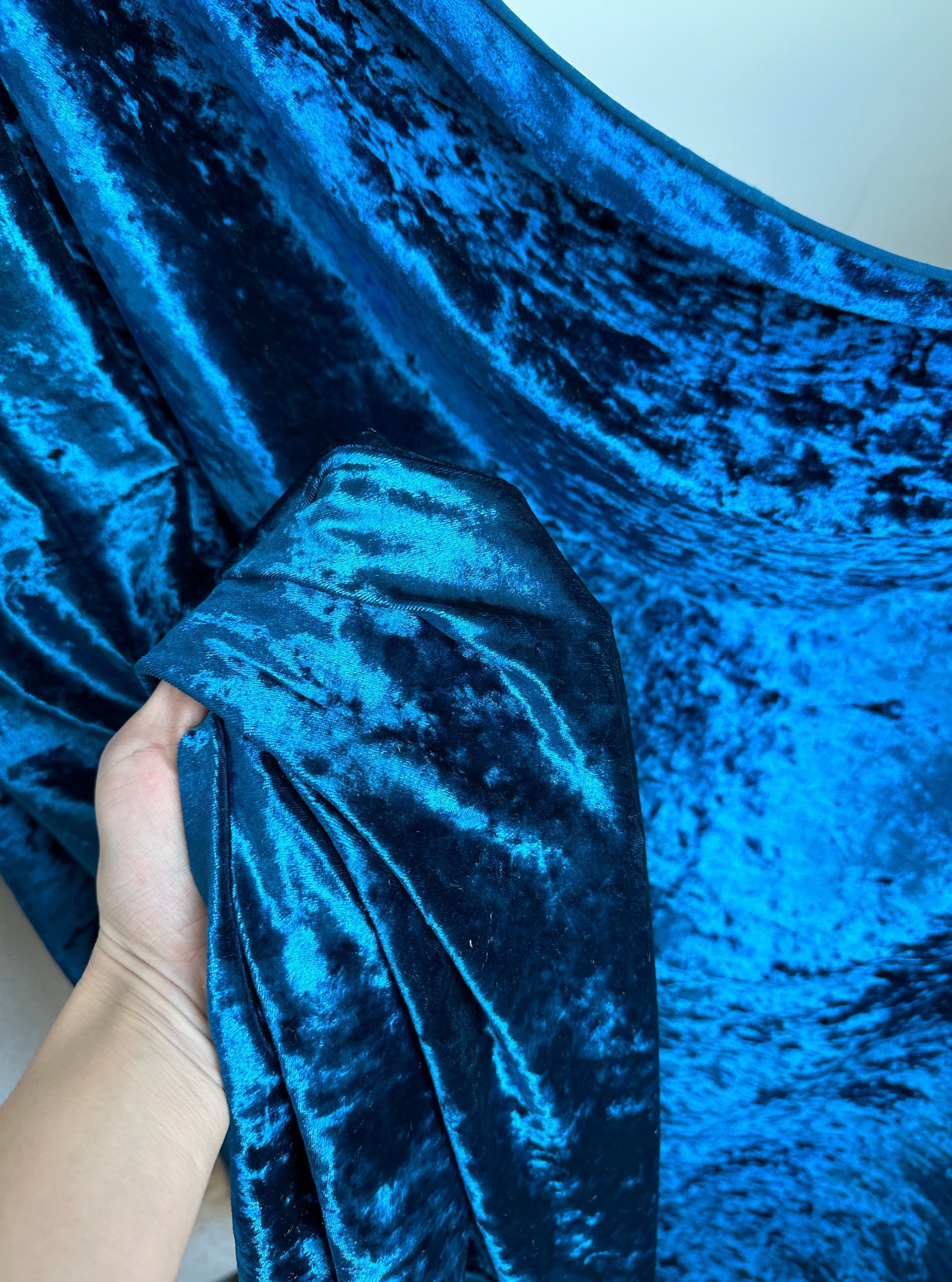 teal blue crushed velvet, teal blue shinny velvet, velvet for woman, kikitextile velvet, shinny blue velvet, dark blue velvet, sparkle blue velvet, ocean blue velvet, velvet for woman, velvet for bride, premium velvet, cheap velvet, velvet on discount, velvet on sale