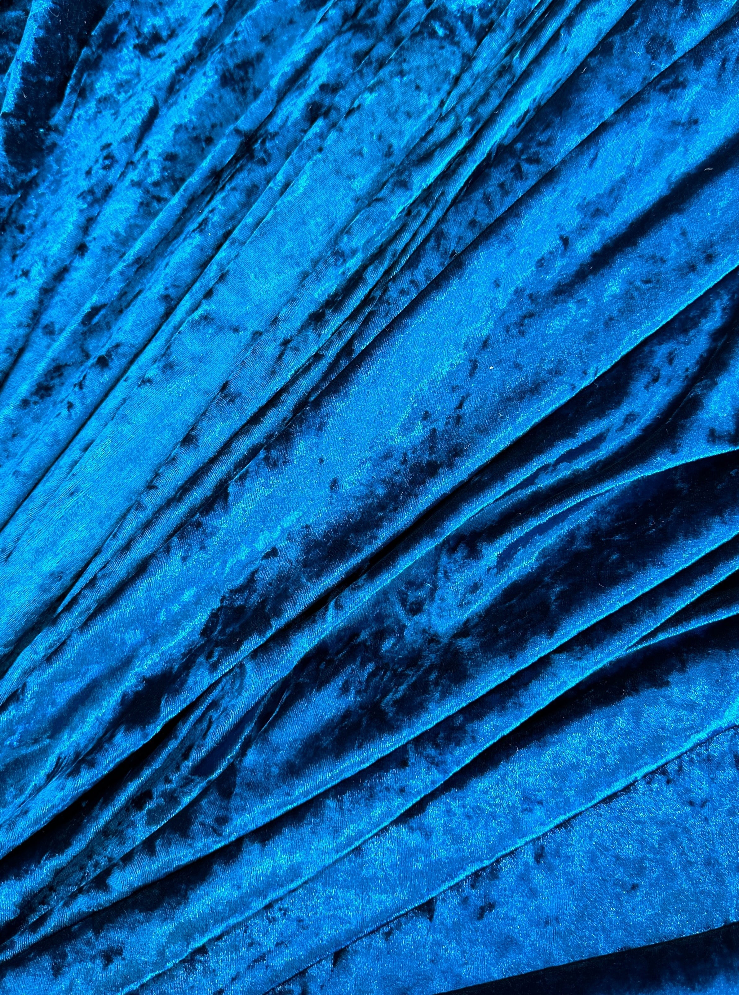 teal blue crushed velvet, teal blue shinny velvet, velvet for woman, kikitextile velvet, shinny blue velvet, dark blue velvet, sparkle blue velvet, ocean blue velvet, velvet for woman, velvet for bride, premium velvet, cheap velvet, velvet on discount, velvet on sale