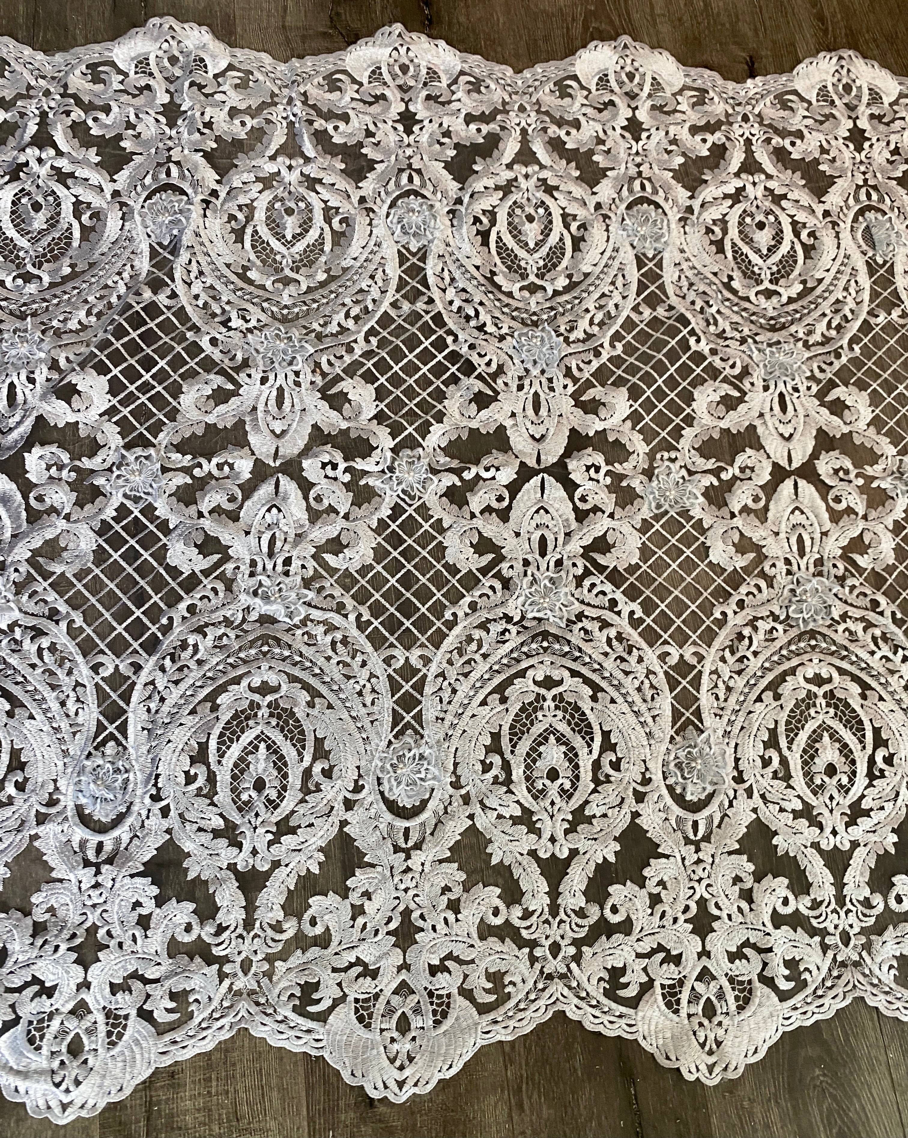  Light Silver Guipure Lace, silver lace for woman, bridal lace in silver, lace for home decor, lace for curtains, lace for skirts, lace in low price, discounted lace, best quality lace, durable lace, cheap lace, sale on lace