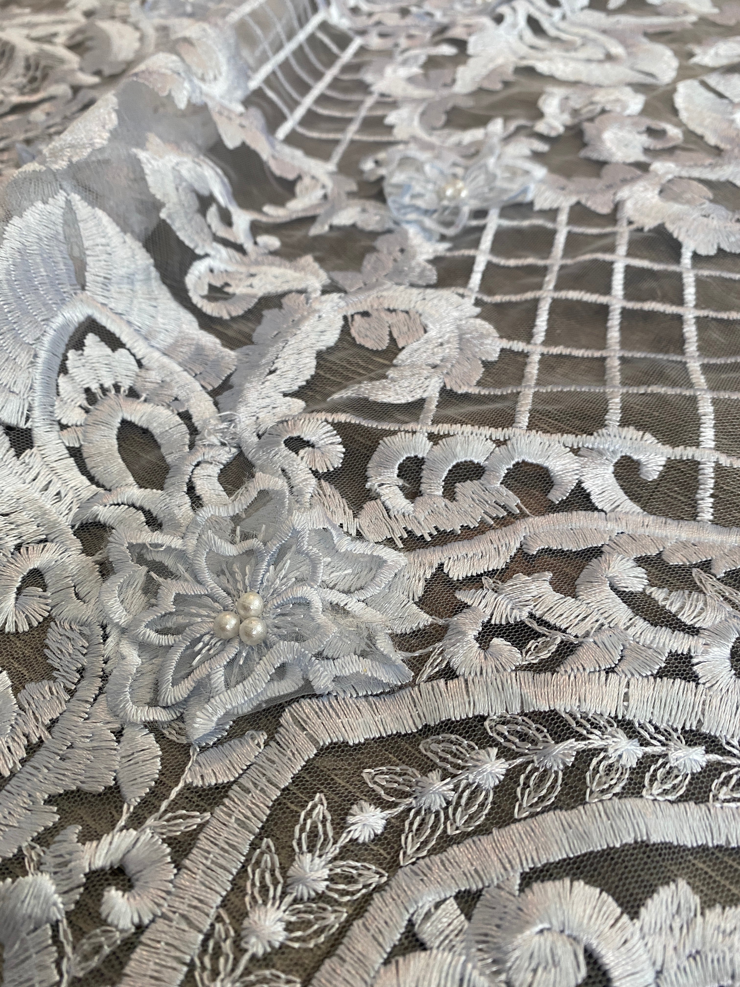  Light Silver Guipure Lace, silver lace for woman, bridal lace in silver, lace for home decor, lace for curtains, lace for skirts, lace in low price, discounted lace, best quality lace, durable lace, cheap lace, sale on lace