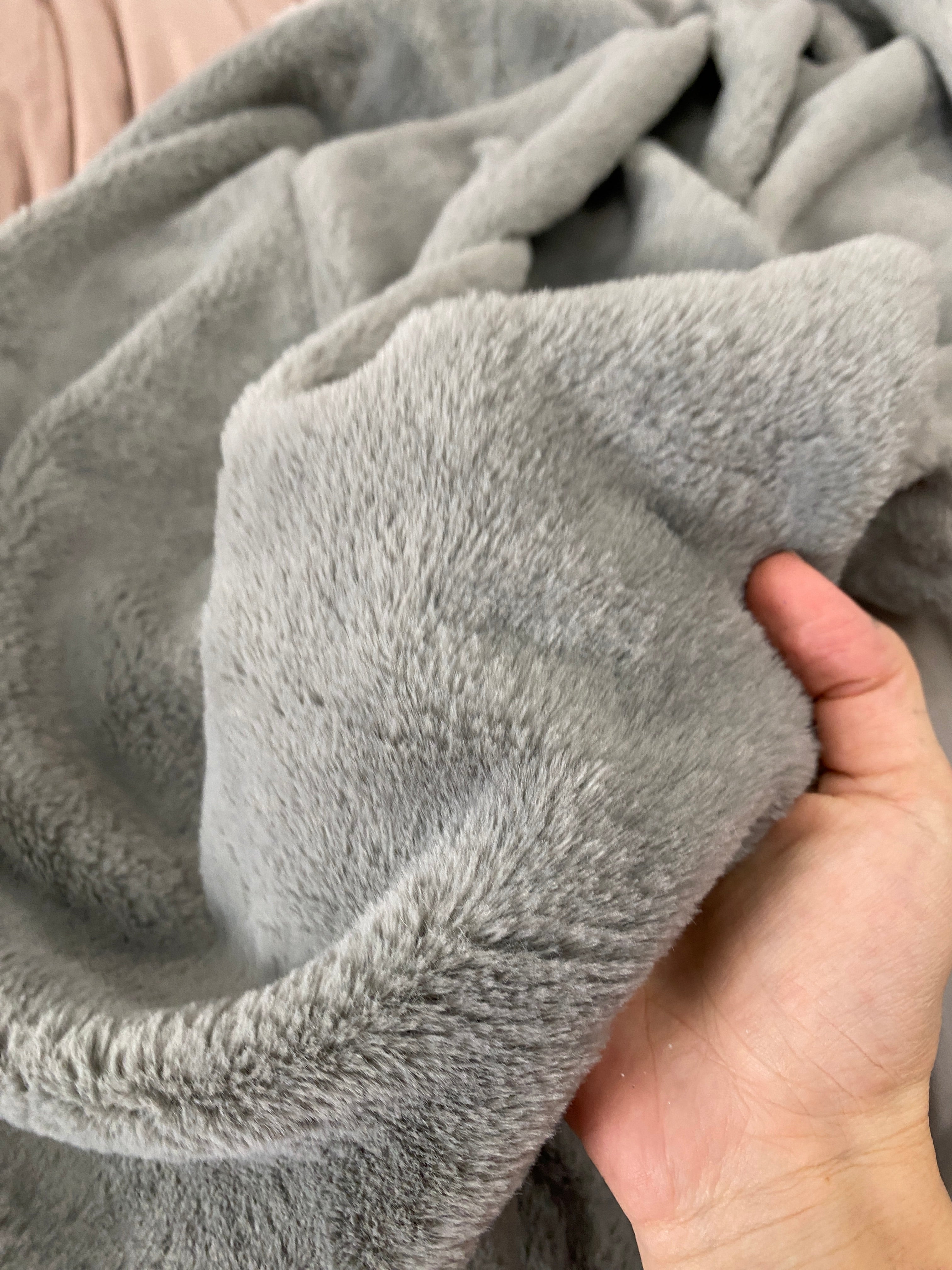 faux fur, gray faux fur, silver faux fur, stretch faux fur, gray minky fabric, gray plush fabric, cosplay faux fur, faux fur for costumes, bunny fur gray, gray rabbit fur, faux fur discount