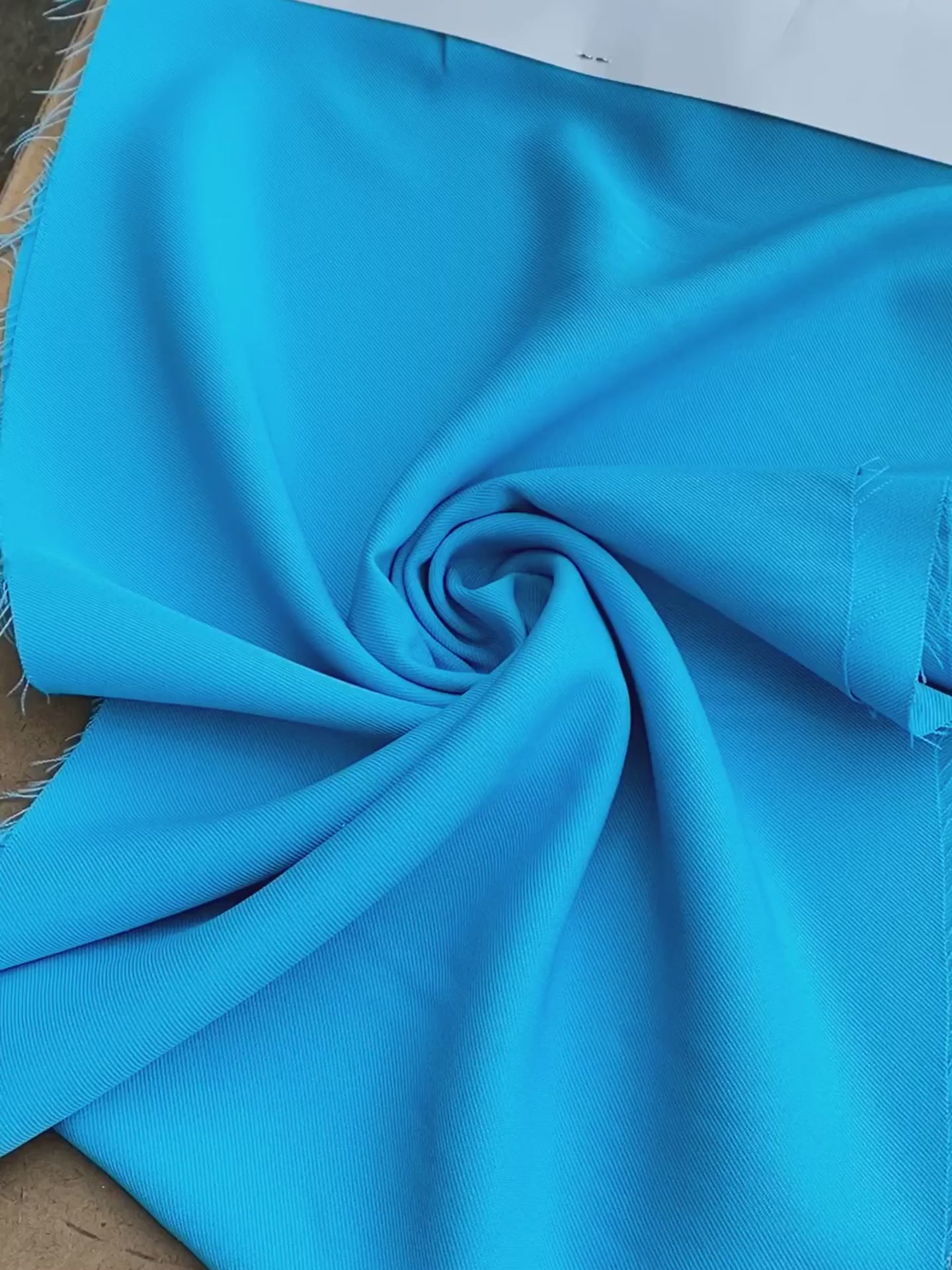 turquoise delaney gabardine, turquoise gabardine fabric, blue gabardine fabric, blue crepe and gabardine, royal bue gabardine fabric for pants, teal blue gabardine fabric for suit, blue gabardine and crepe, turquoise gabardine fabric for gown